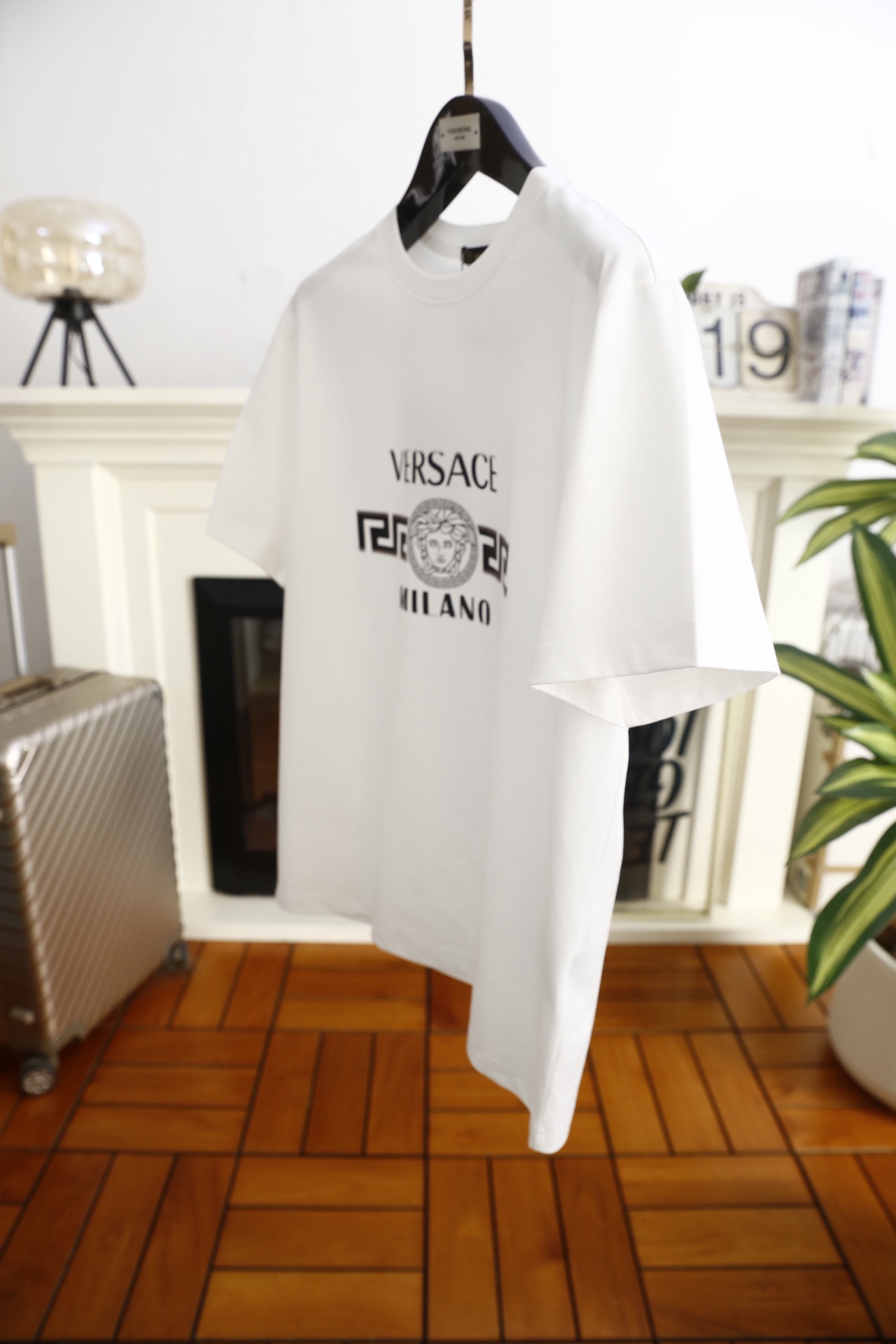 🔥范思哲.（🌾）2026春夏新品😎时尚男士百搭圆领短袖T恤，甄选高支棉面料，触感柔软且久洗不易变形，奢华