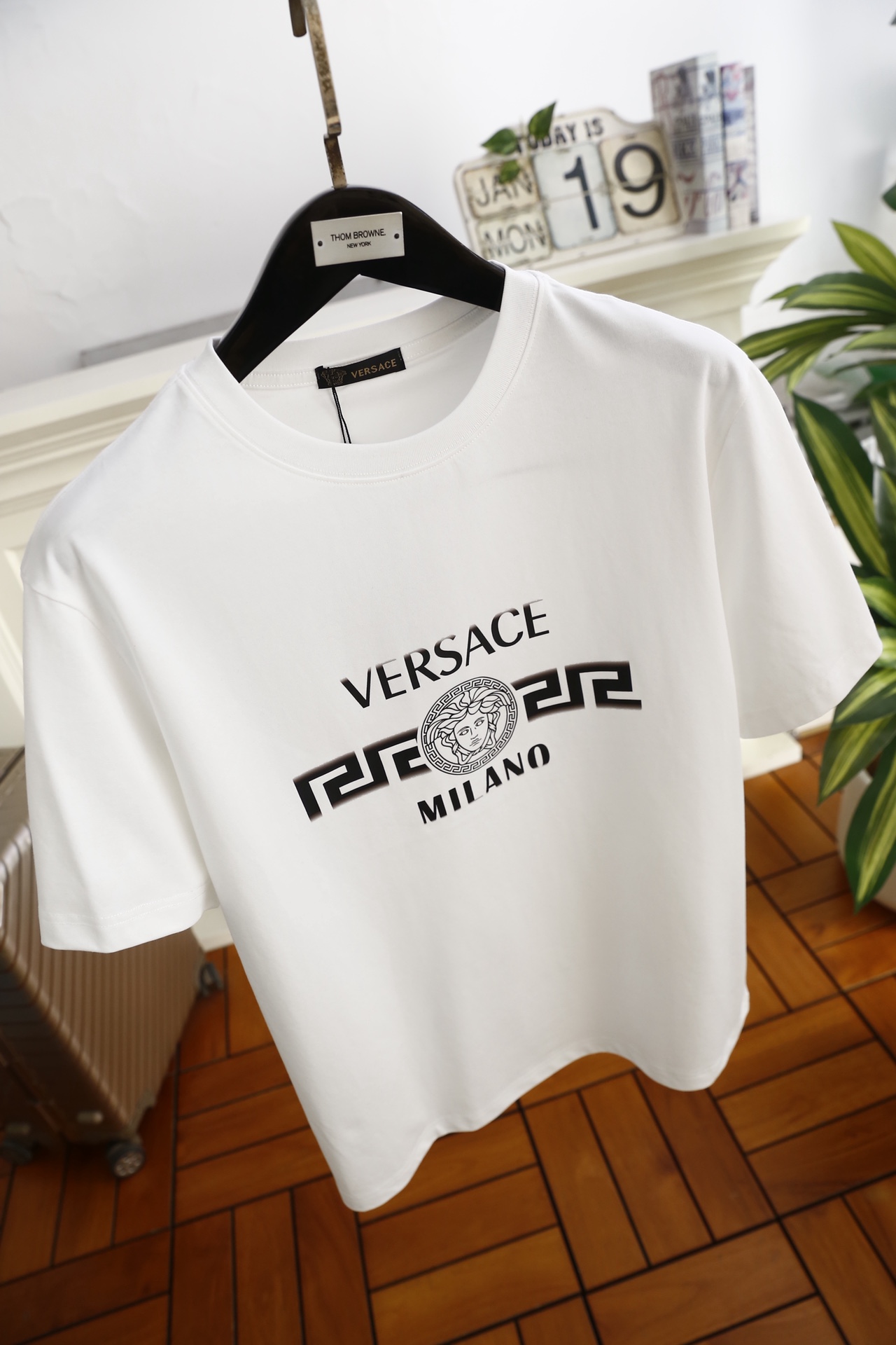 🔥范思哲.（🌾）2026春夏新品😎时尚男士百搭圆领短袖T恤，甄选高支棉面料，触感柔软且久洗不易变形，奢华