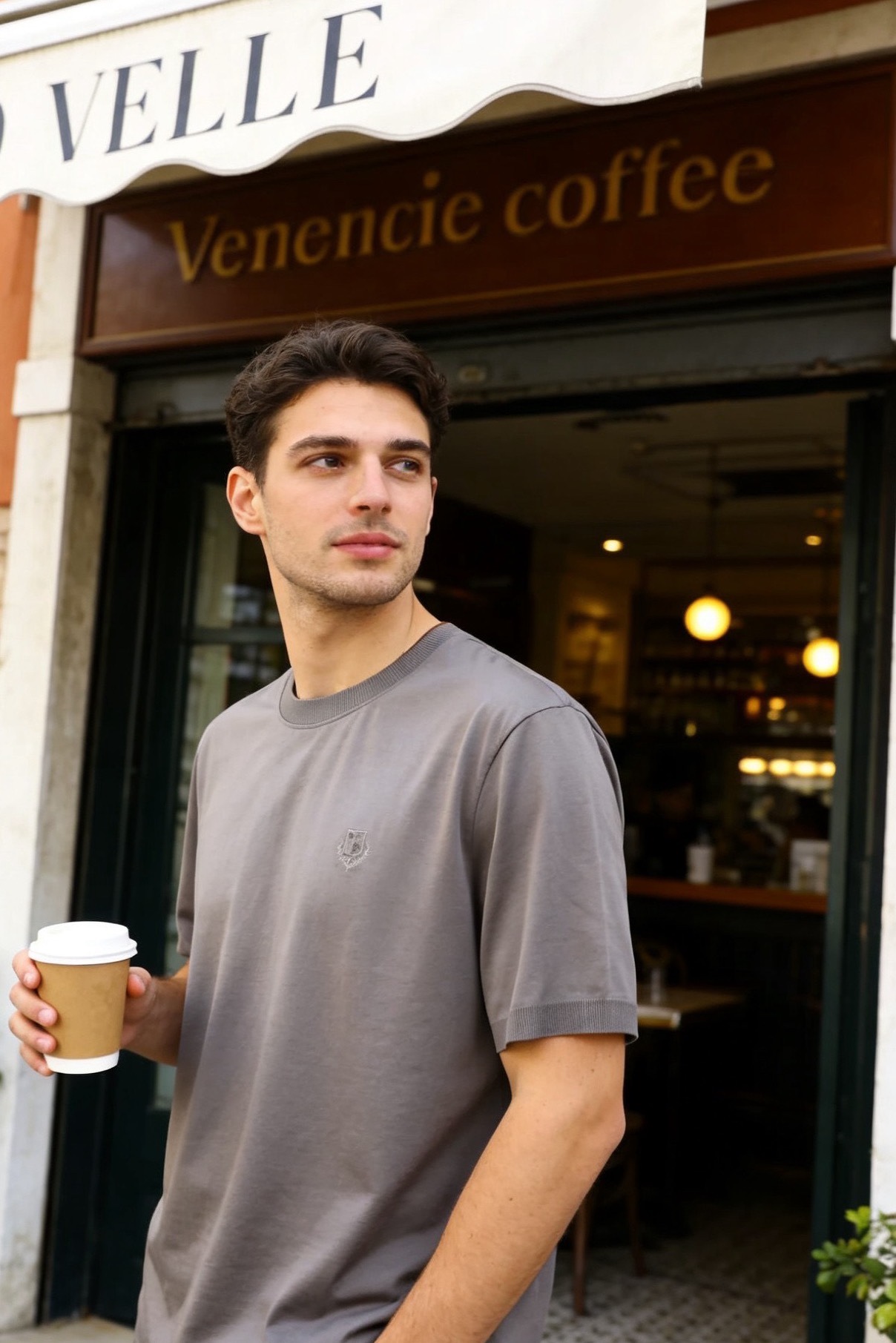 NO:734922,LP. 26 new spring products!  Fashionable men's versatile short-sleeved classic round neck design!  A blockbuster beauty item, a new form of yuppie style high street mix and match with a tasteful accent and eye-catching effect. The luxury brand's classic LOGO pattern design has rich visual effects. It uses high-end soft and comfortable fabrics that are particularly close to the skin. It gives the fashion a refined and elegant design concept to perfectly interpret the urban masculine temperament. Counter sizes 48-56, shipped the next day!  ,,loro piana,T-shirt,19860909LP. 26春季新品！时尚男士百搭短袖上市经典圆领设计！重磅级尤物单品,新形态雅痞风格高街混搭腔调有味,吸睛有力之作.奢华品牌经典LOGO图案设计,视觉效果丰富,采用高档柔软舒适面料亲肤感特别好.赋予了时装精致和优雅的设计理念完美诠释都市型男气质专柜尺码48-56,隔天出货！,,loro piana,T-shirt,,Men's clothing