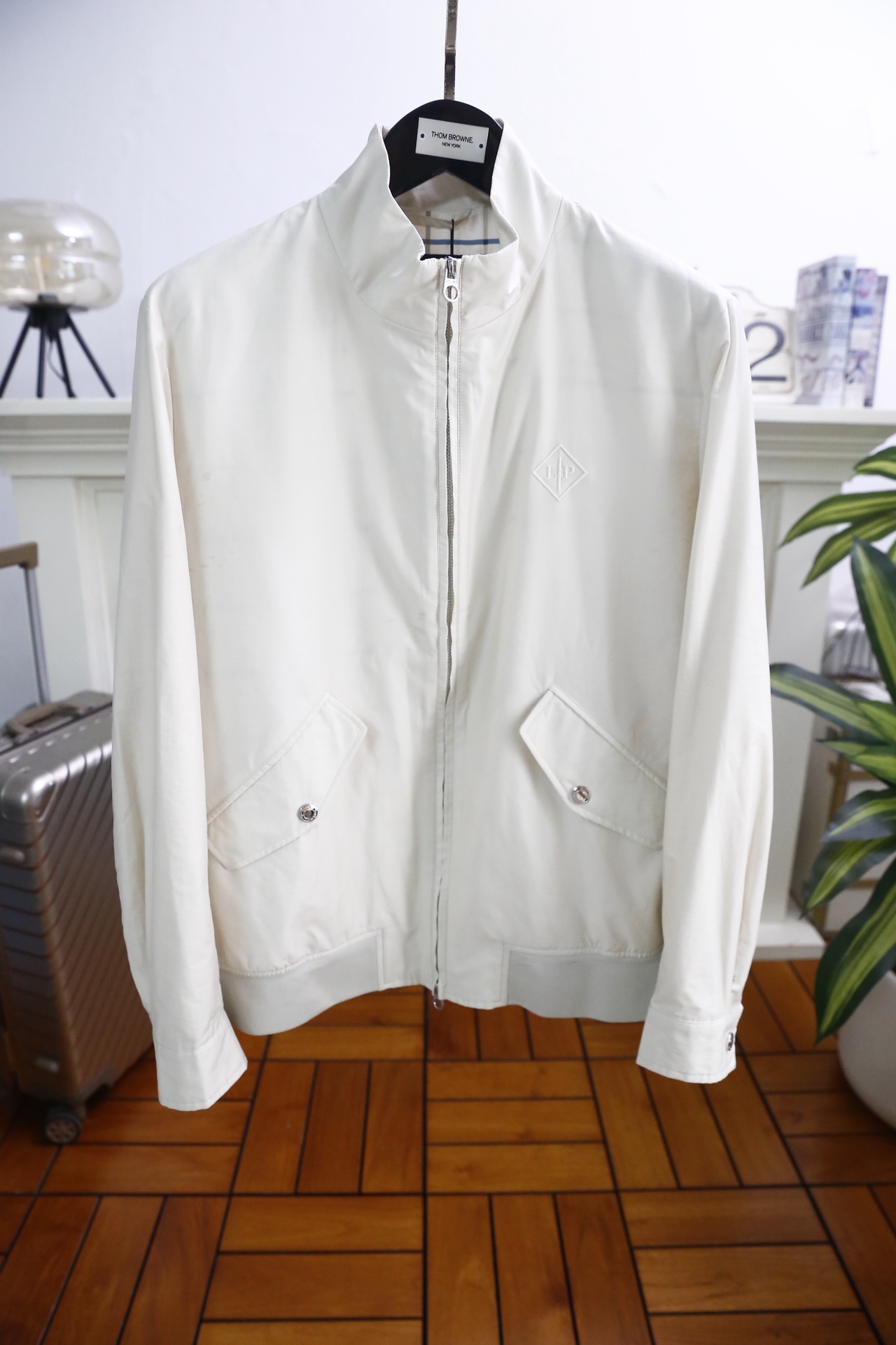 🔥Loro Piana.2026春季新款！经典立领男士夹克👍原单品质，承袭意式轻奢工艺。采用轻量挺括面料