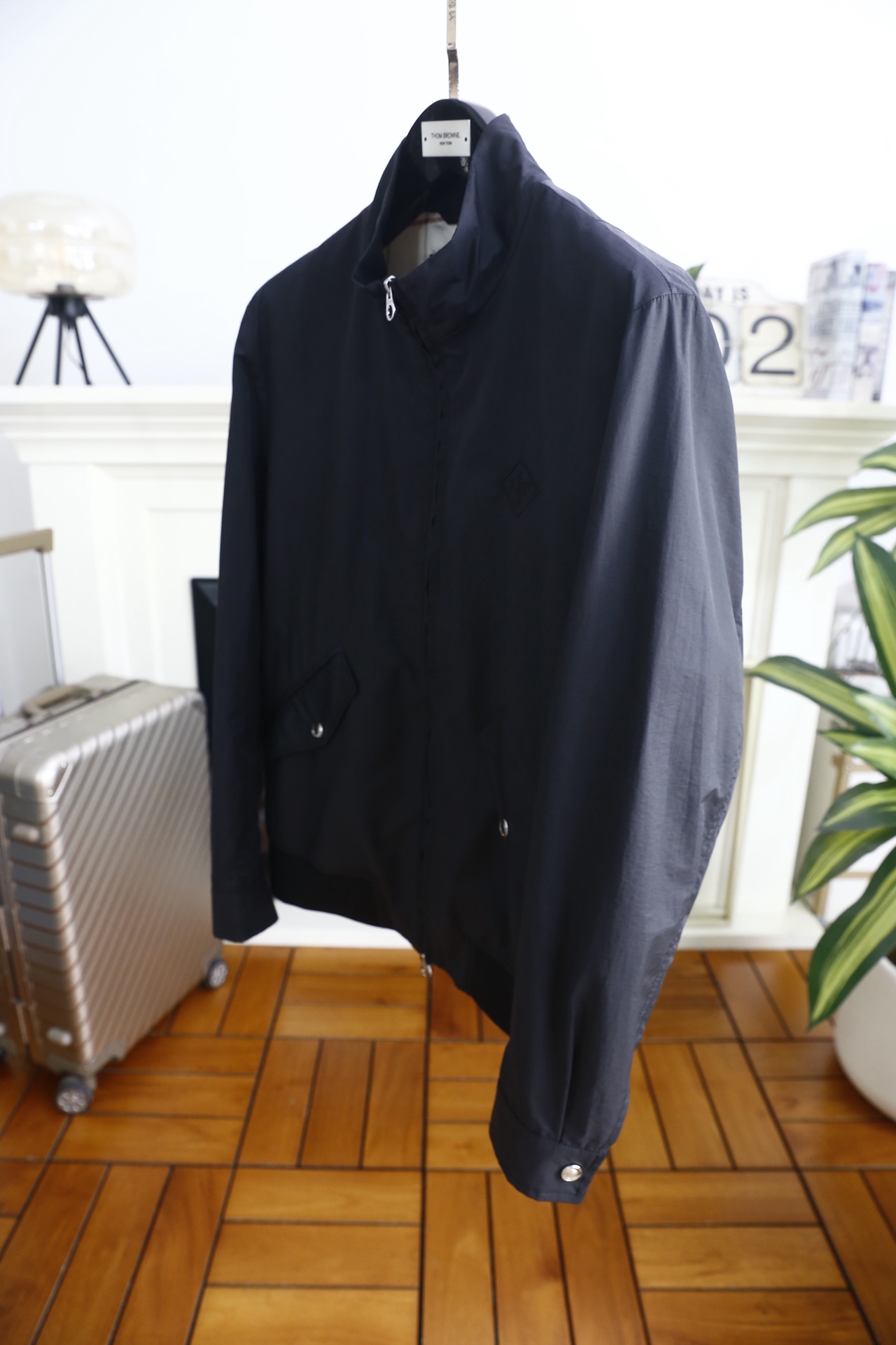 🔥Loro Piana.2026春季新款！经典立领男士夹克👍原单品质，承袭意式轻奢工艺。采用轻量挺括面料