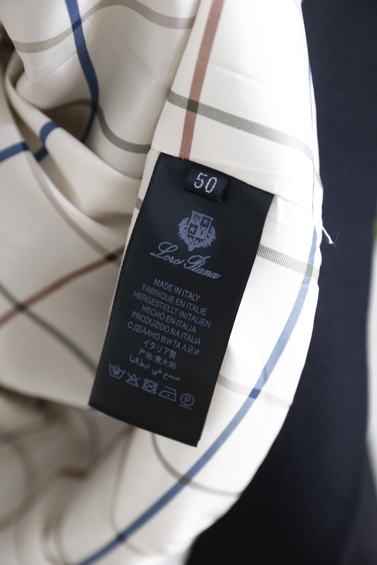 🔥Loro Piana.2026春季新款！经典立领男士夹克👍原单品质，承袭意式轻奢工艺。采用轻量挺括面料
