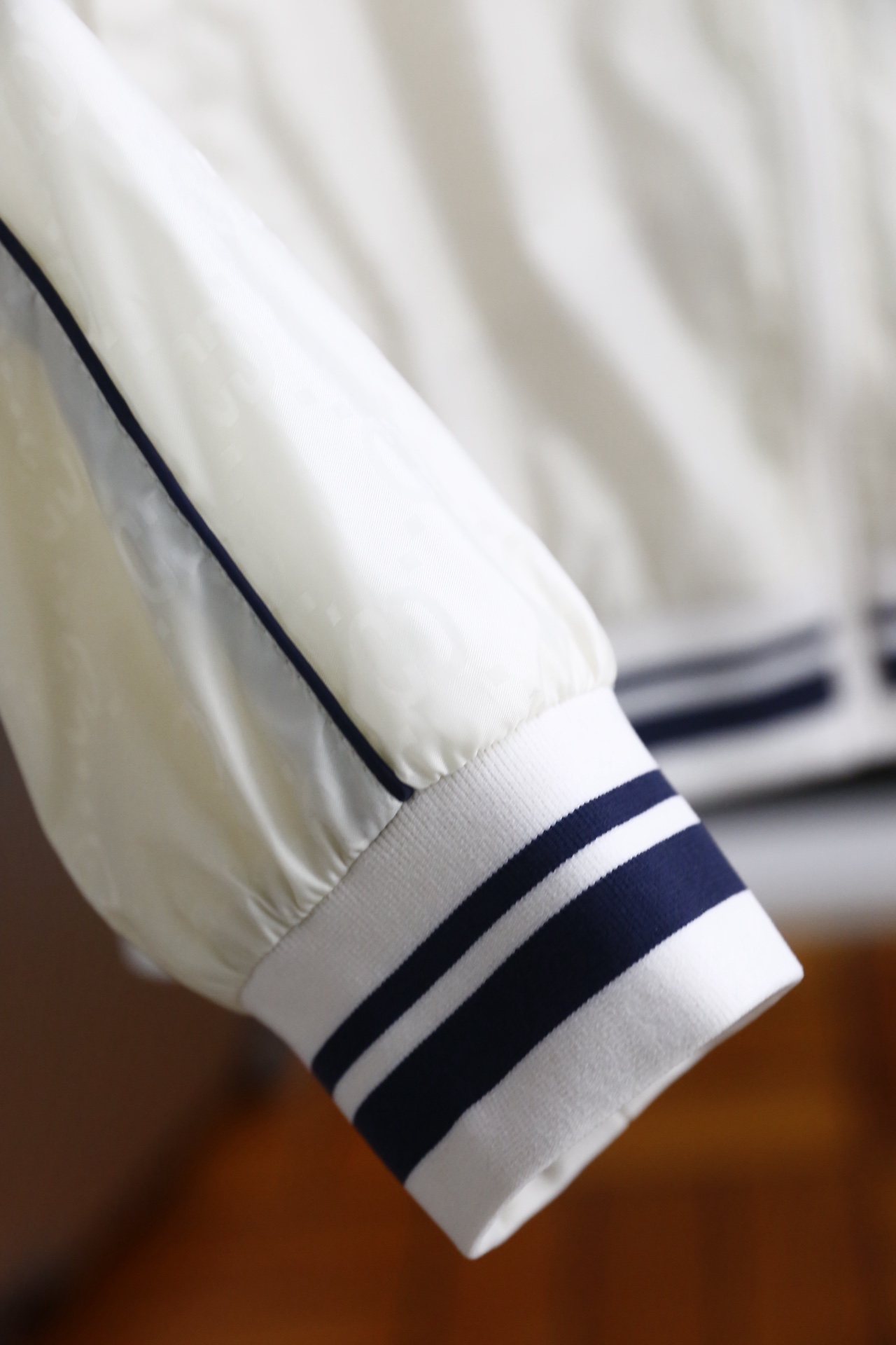 🔥古驰.2026春季新品✅经典立领男士夹克双面可穿👍🏼采用高端顶级透气面料！顶级时尚大牌元素设计，采用定