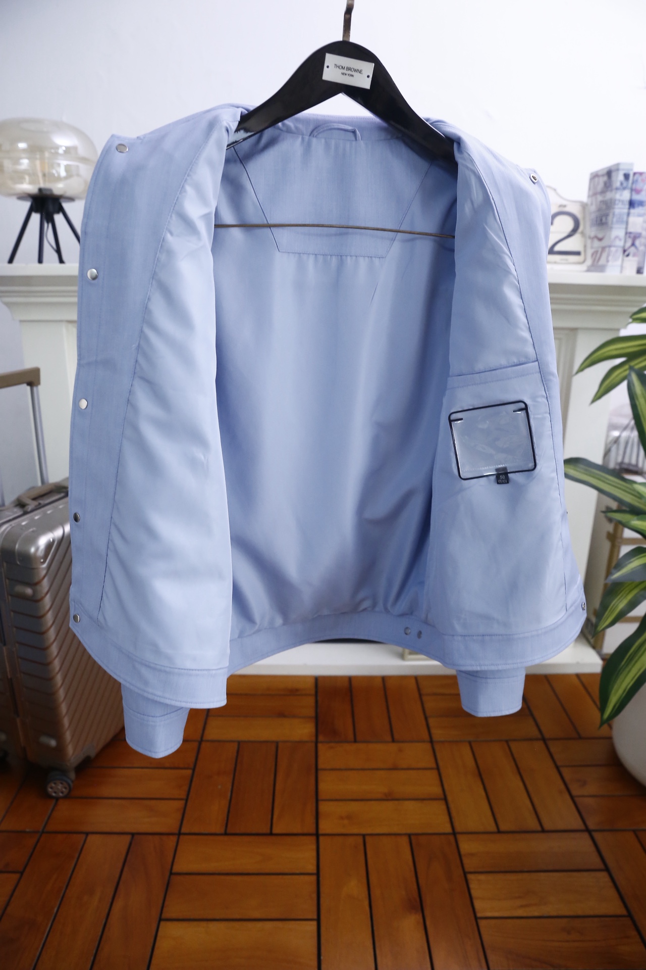 🔥路易威登.2026春季新款🆕时尚潮流百搭翻领男士夹克👍融合法式优雅与都市感。采用垂坠感科技面料，肌理细