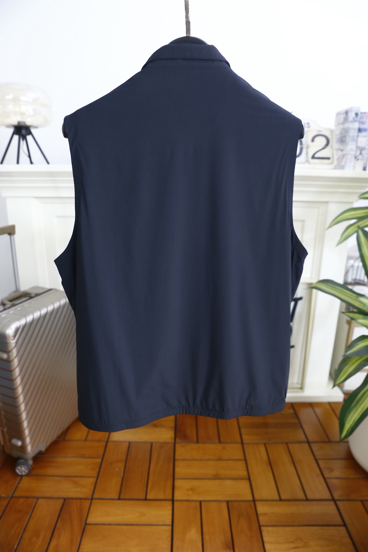 🔥BC.2026春季新品男士商务休闲薄款马甲👍🏼简约时尚又不失细节感一款，奢华经典品牌字母LOGO设计！