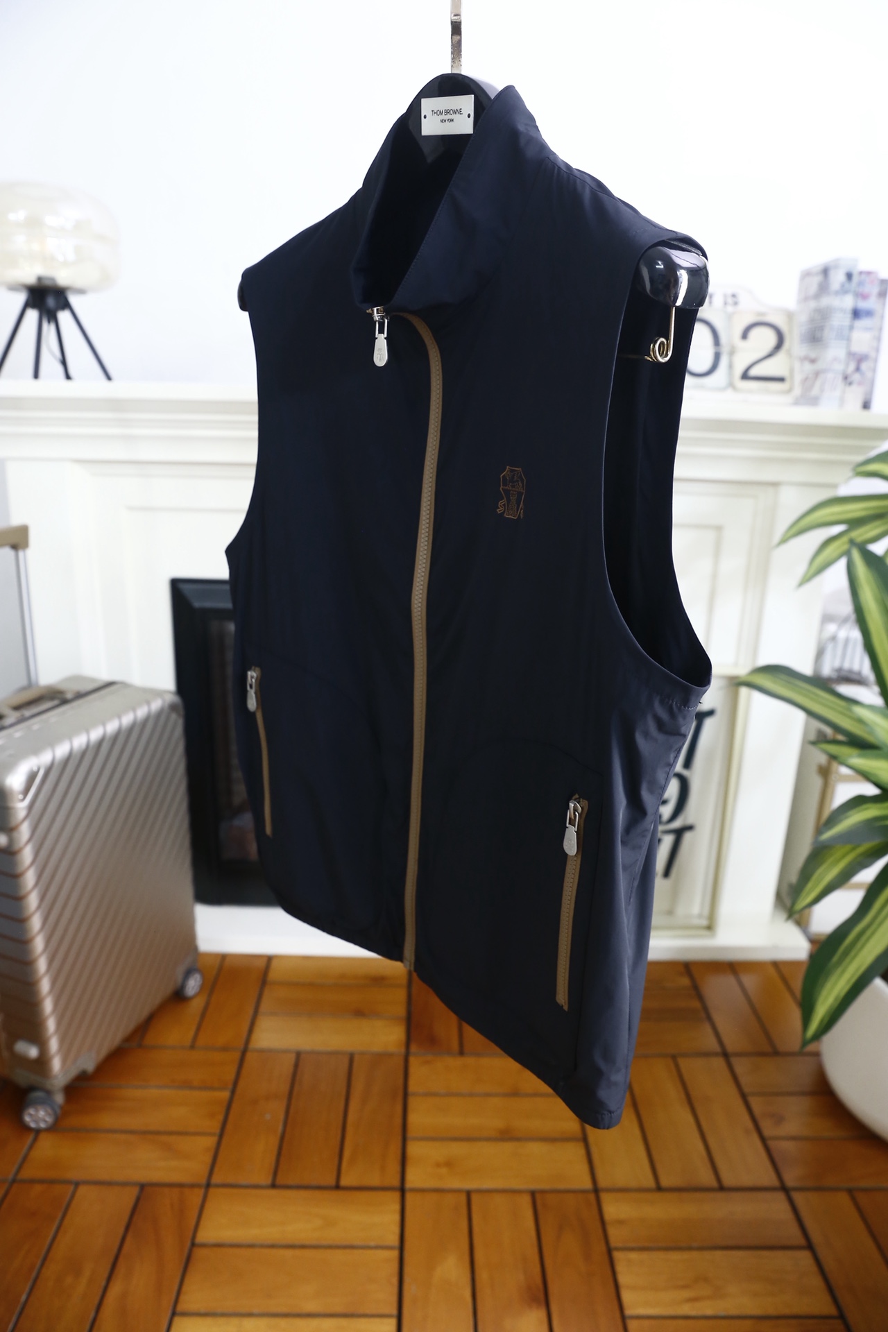 🔥BC.2026春季新品男士商务休闲薄款马甲👍🏼简约时尚又不失细节感一款，奢华经典品牌字母LOGO设计！