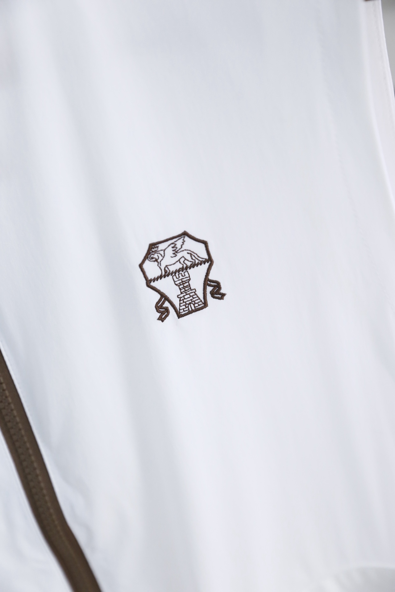 🔥BC.2026春季新品男士商务休闲薄款马甲👍🏼简约时尚又不失细节感一款，奢华经典品牌字母LOGO设计！