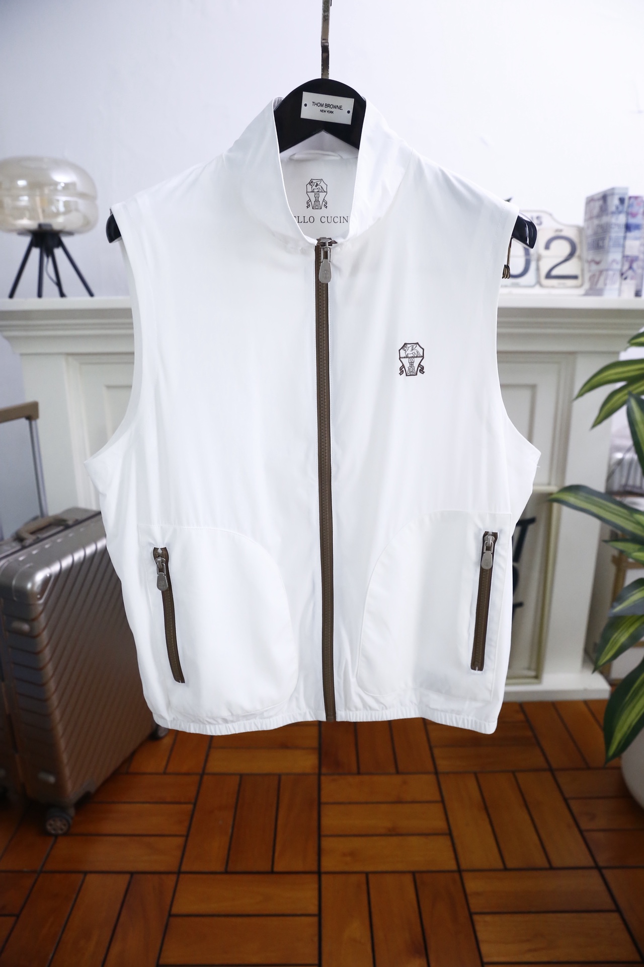 🔥BC.2026春季新品男士商务休闲薄款马甲👍🏼简约时尚又不失细节感一款，奢华经典品牌字母LOGO设计！