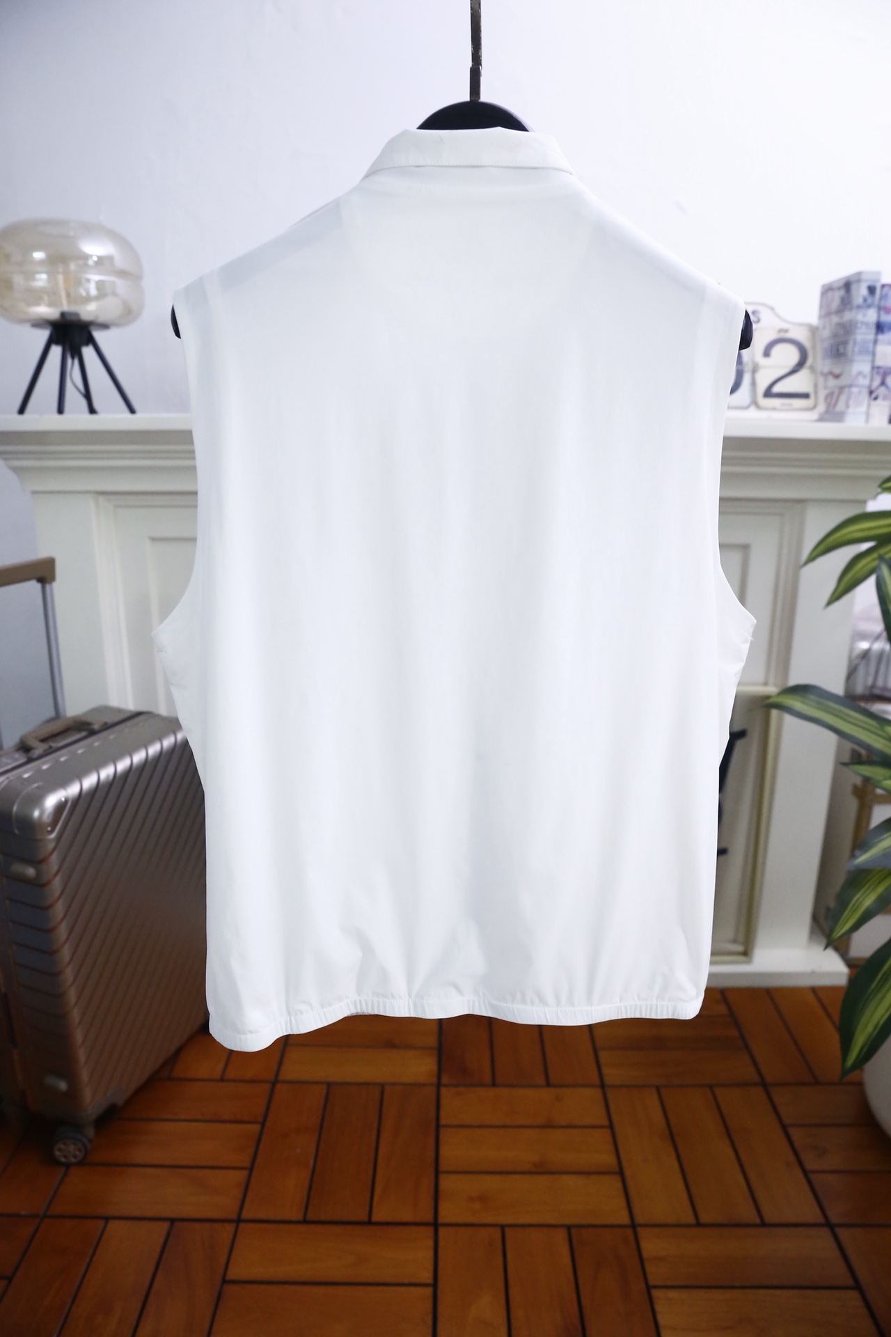 🔥BC.2026春季新品男士商务休闲薄款马甲👍🏼简约时尚又不失细节感一款，奢华经典品牌字母LOGO设计！