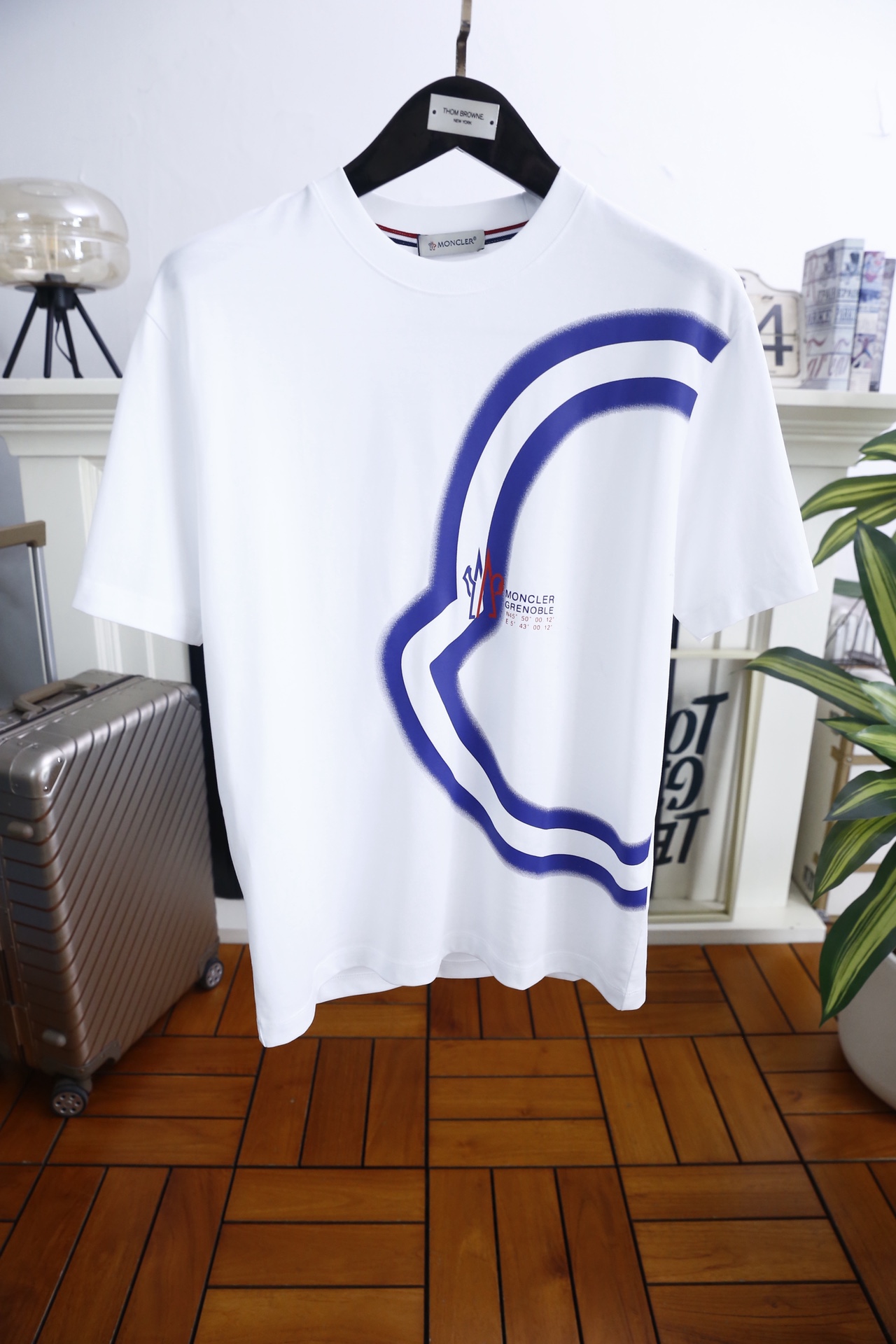 🔥蒙口.2026春夏新品男士短袖上市🍃经典圆领设计！重磅级尤物单品，新形态雅痞风格👍🏻高街混搭腔调有味，