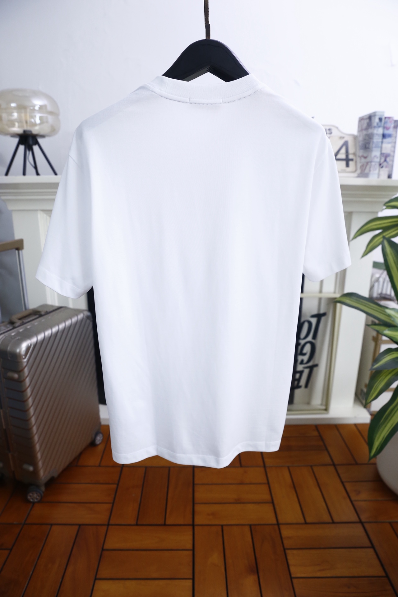 🔥蒙口.2026春夏新品男士短袖上市🍃经典圆领设计！重磅级尤物单品，新形态雅痞风格👍🏻高街混搭腔调有味，