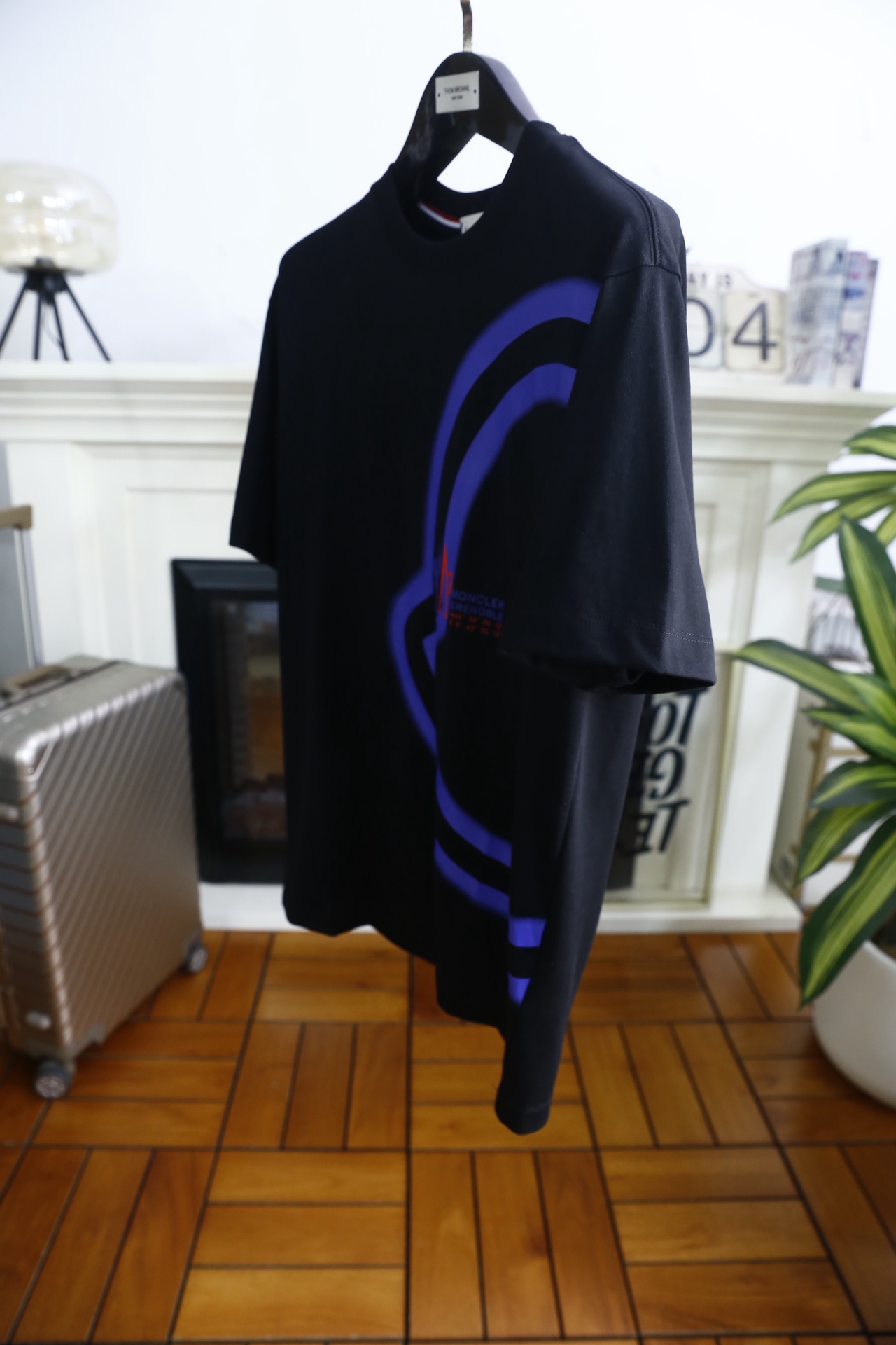 🔥蒙口.2026春夏新品男士短袖上市🍃经典圆领设计！重磅级尤物单品，新形态雅痞风格👍🏻高街混搭腔调有味，