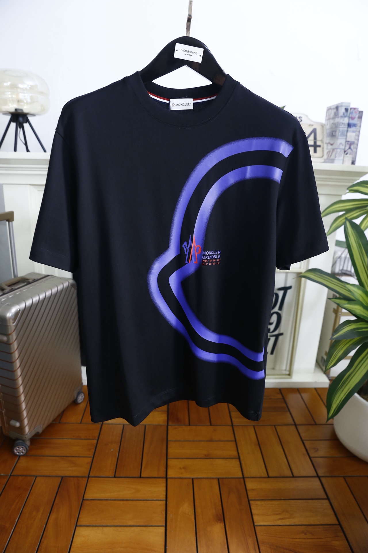 🔥蒙口.2026春夏新品男士短袖上市🍃经典圆领设计！重磅级尤物单品，新形态雅痞风格👍🏻高街混搭腔调有味，