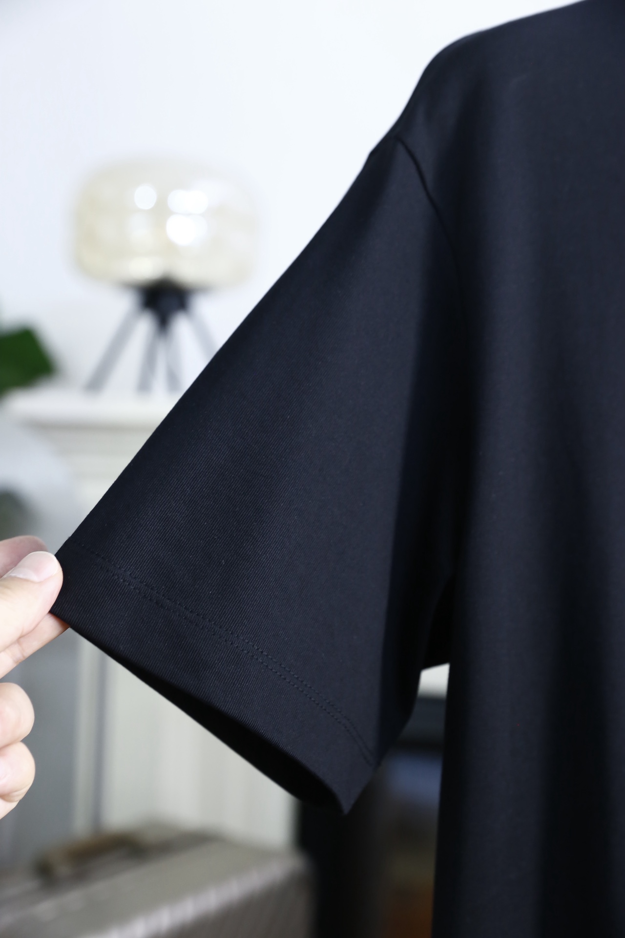 🔥蒙口.2026春夏新品男士短袖上市🍃经典圆领设计！重磅级尤物单品，新形态雅痞风格👍🏻高街混搭腔调有味，