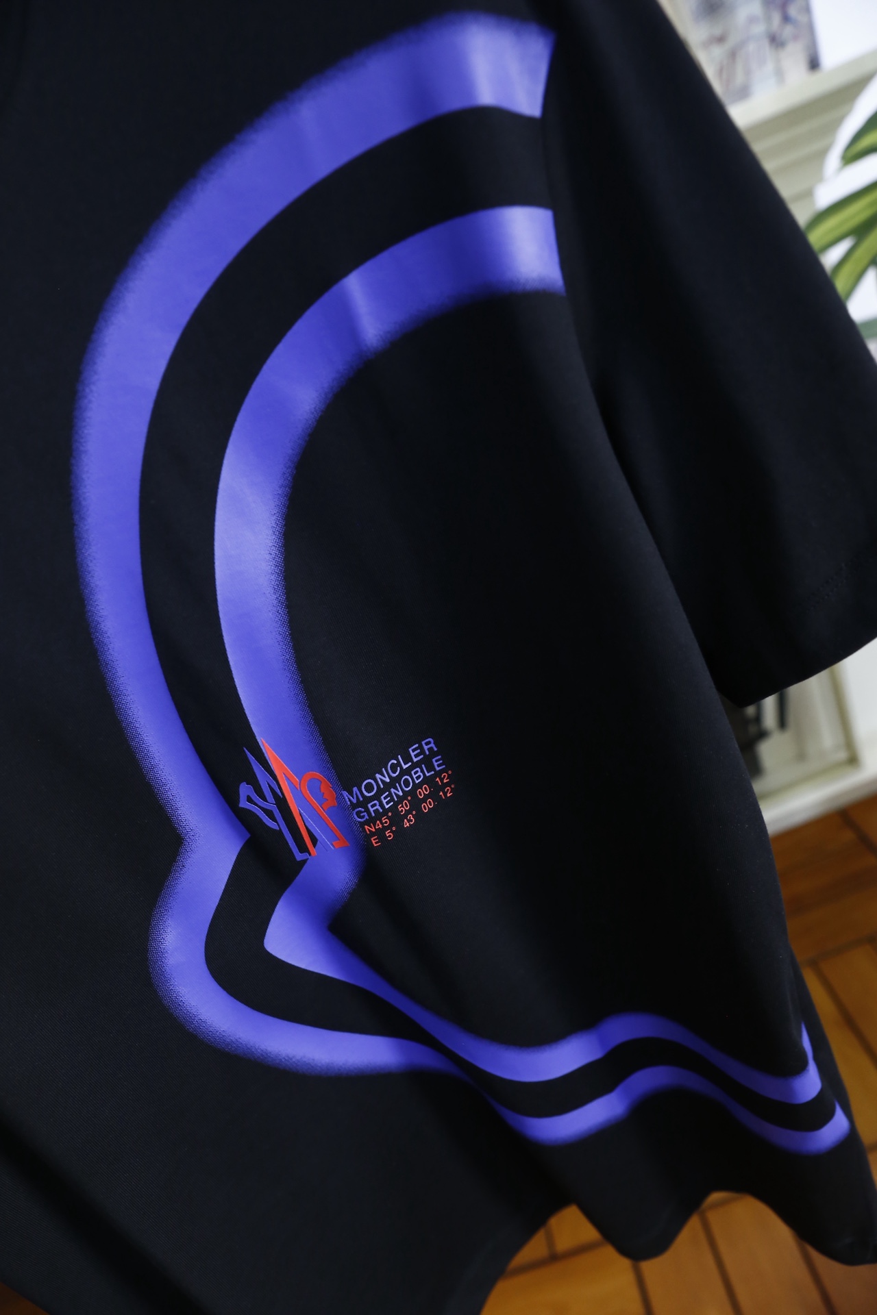 🔥蒙口.2026春夏新品男士短袖上市🍃经典圆领设计！重磅级尤物单品，新形态雅痞风格👍🏻高街混搭腔调有味，