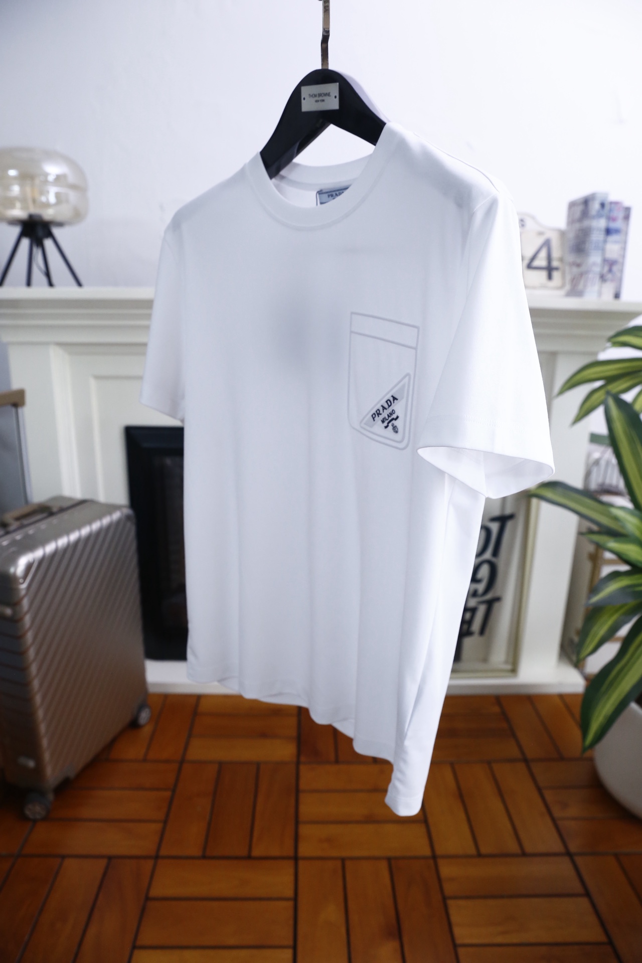 🔥普拉达.2026春夏新品男士短袖上市🍃经典圆领设计！重磅级尤物单品，新形态雅痞风格👍🏻高街混搭腔调有味