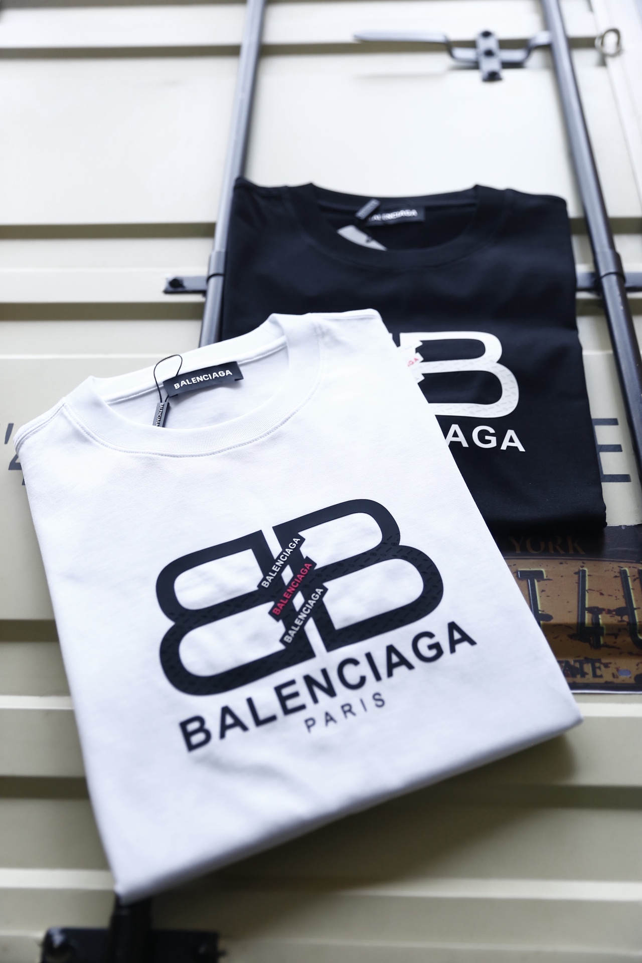 🔥巴黎世家.2026春夏新品男士短袖上市🍃经典圆领设计！重磅级尤物单品，新形态雅痞风格👍🏻高街混搭腔调有