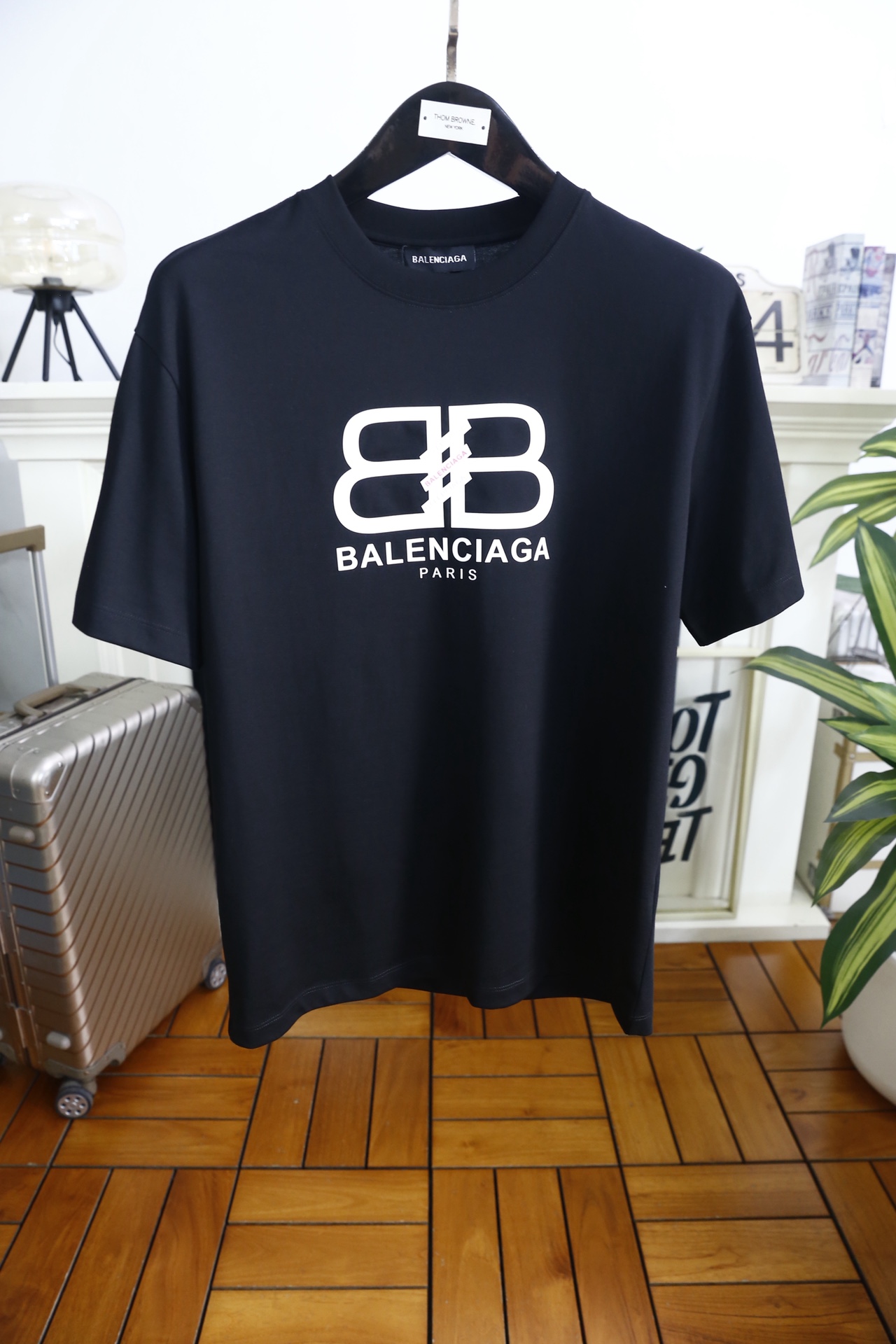 🔥巴黎世家.2026春夏新品男士短袖上市🍃经典圆领设计！重磅级尤物单品，新形态雅痞风格👍🏻高街混搭腔调有