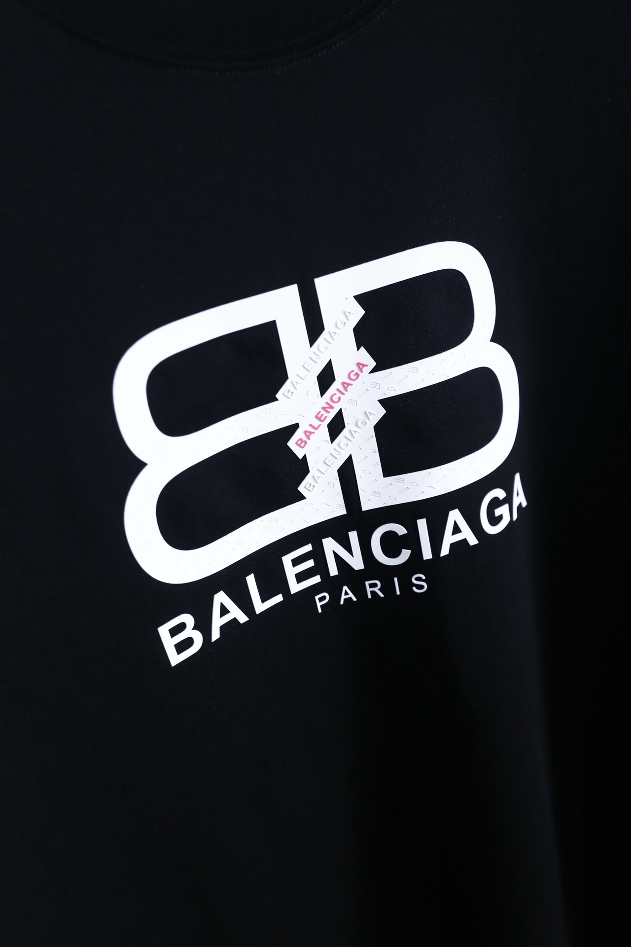 🔥巴黎世家.2026春夏新品男士短袖上市🍃经典圆领设计！重磅级尤物单品，新形态雅痞风格👍🏻高街混搭腔调有