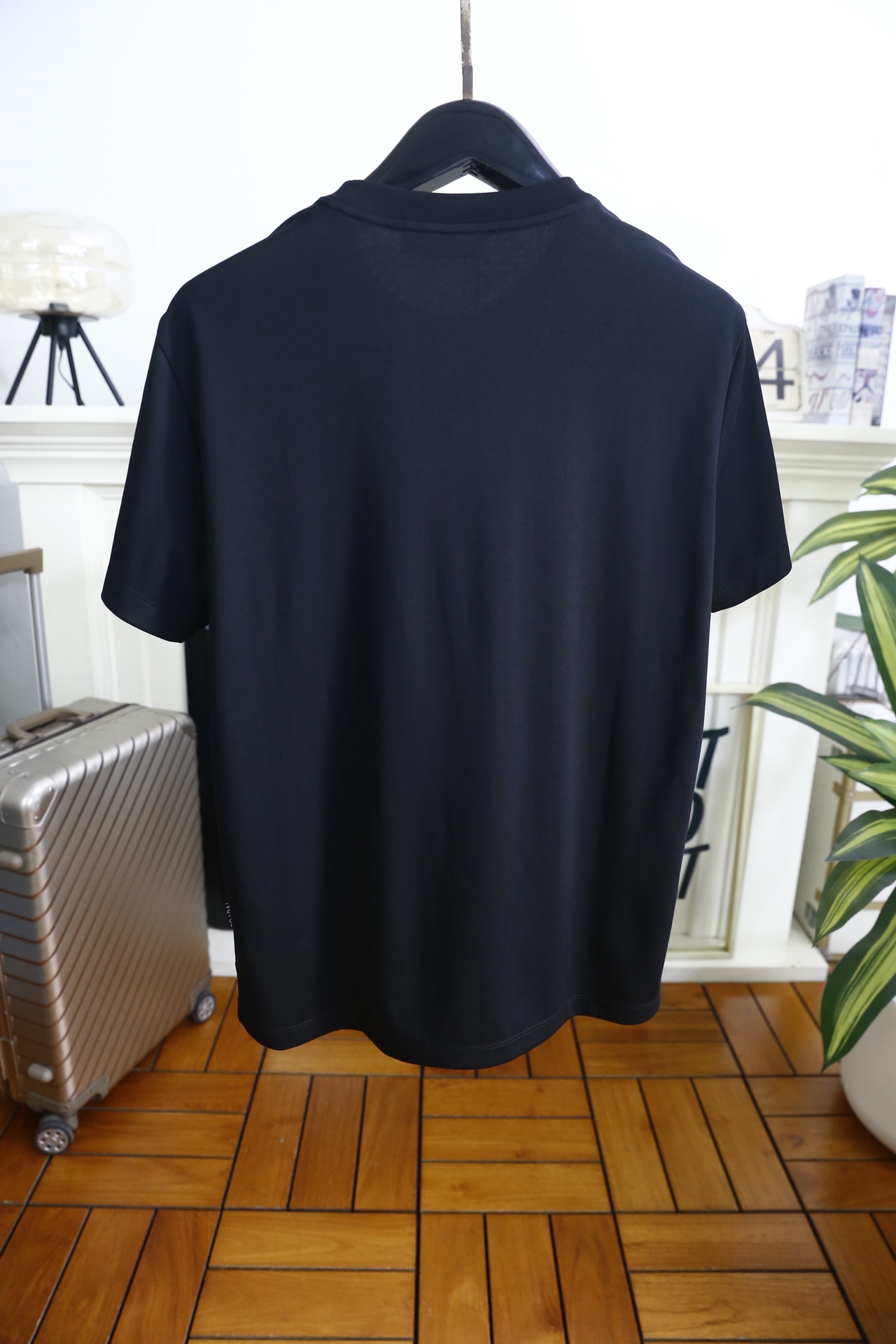 🔥普拉达.2026春夏新品男士短袖上市🍃经典圆领设计！重磅级尤物单品，新形态雅痞风格👍🏻高街混搭腔调有味