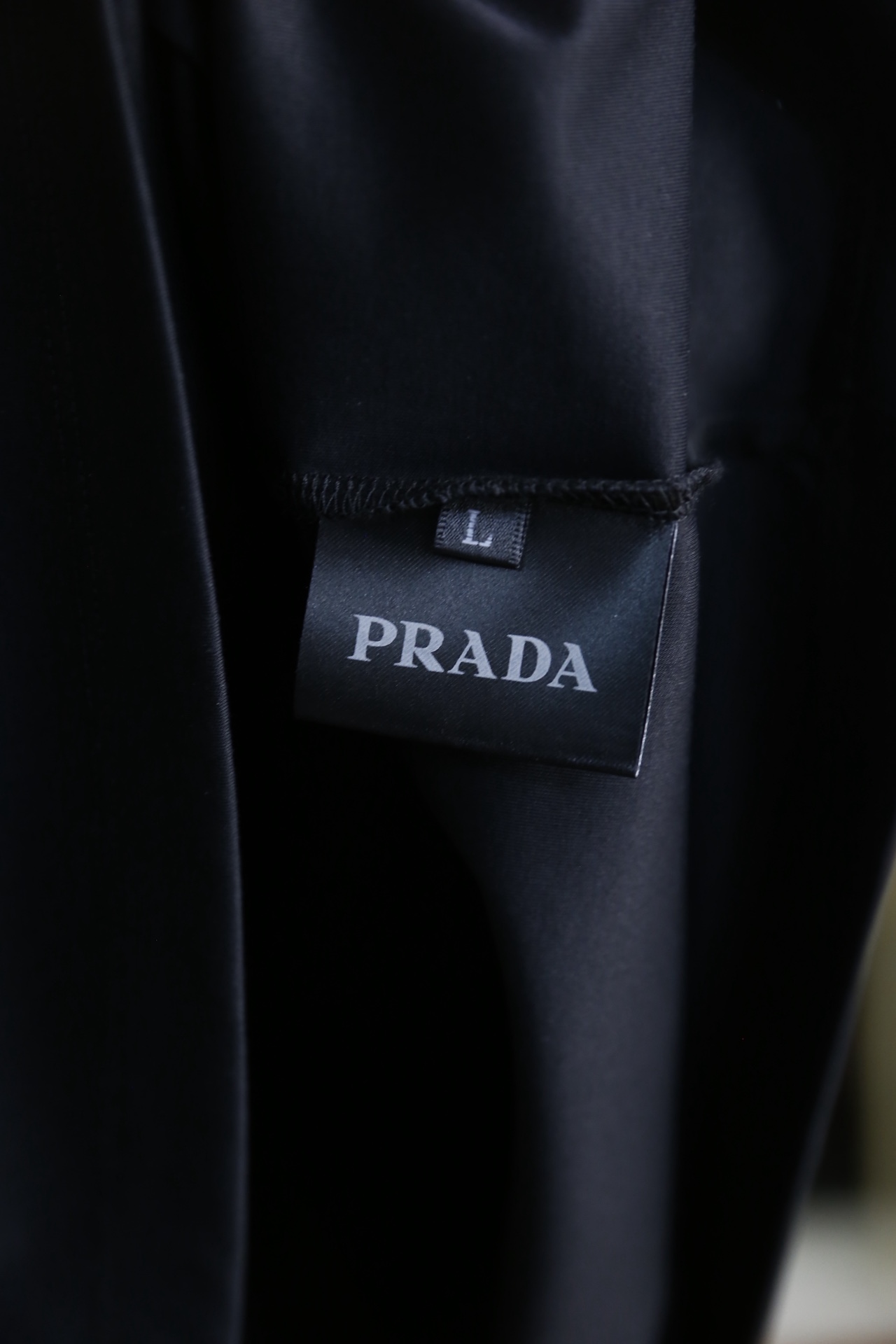 🔥普拉达.2026春夏新品男士短袖上市🍃经典圆领设计！重磅级尤物单品，新形态雅痞风格👍🏻高街混搭腔调有味