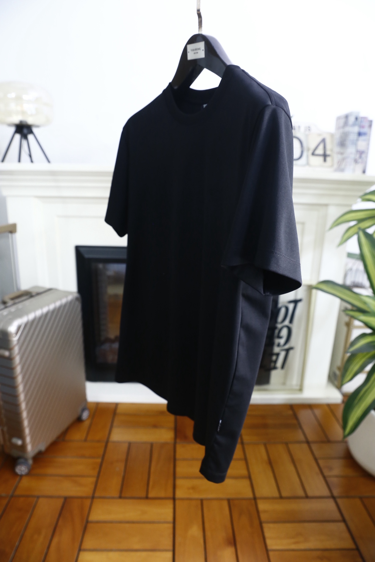 🔥普拉达.2026春夏新品男士短袖上市🍃经典圆领设计！重磅级尤物单品，新形态雅痞风格👍🏻高街混搭腔调有味