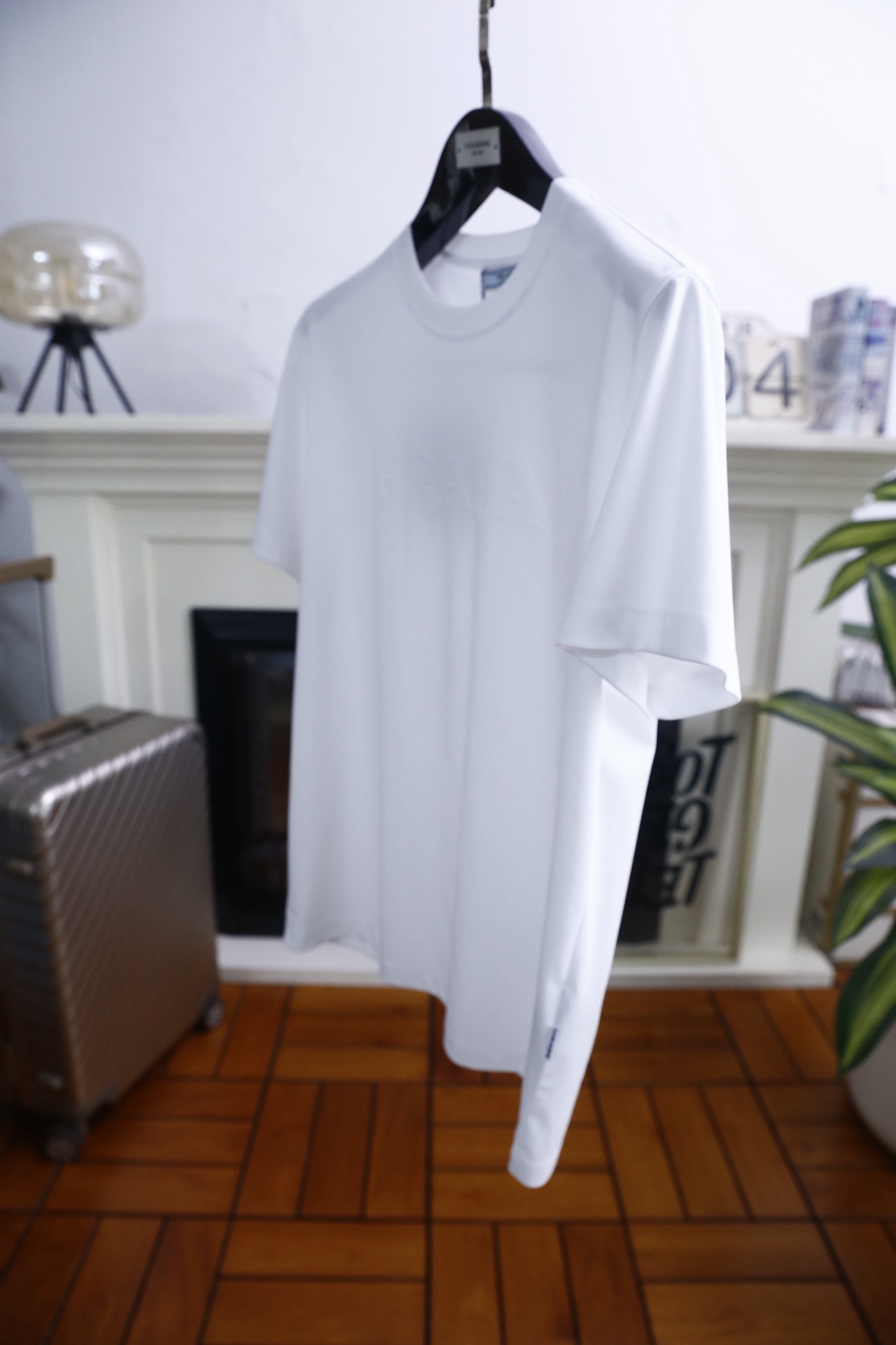 🔥普拉达.2026春夏新品男士短袖上市🍃经典圆领设计！重磅级尤物单品，新形态雅痞风格👍🏻高街混搭腔调有味