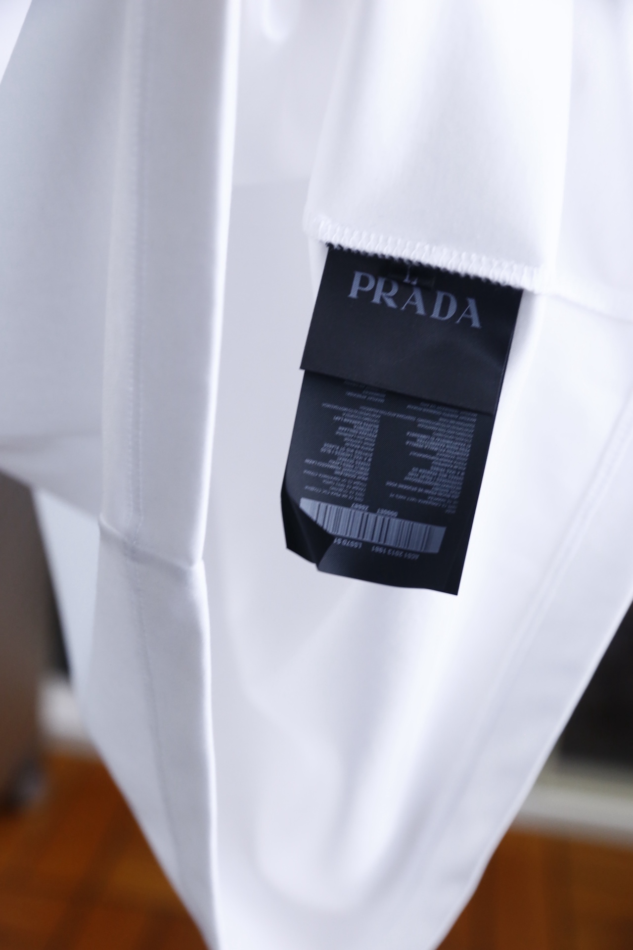 🔥普拉达.2026春夏新品男士短袖上市🍃经典圆领设计！重磅级尤物单品，新形态雅痞风格👍🏻高街混搭腔调有味