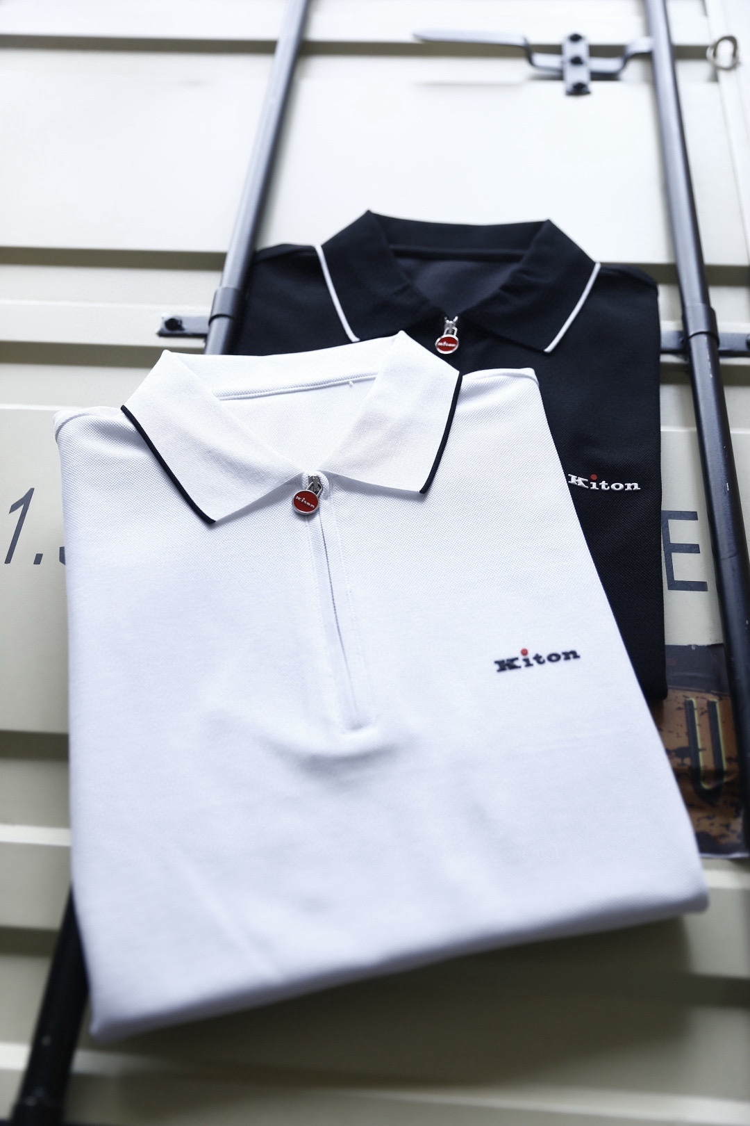 🔥kiton.2026春夏新品！男士经典时尚拉链短袖！时尚单品设计，更加时尚舒适，高标准定制，上身非常有