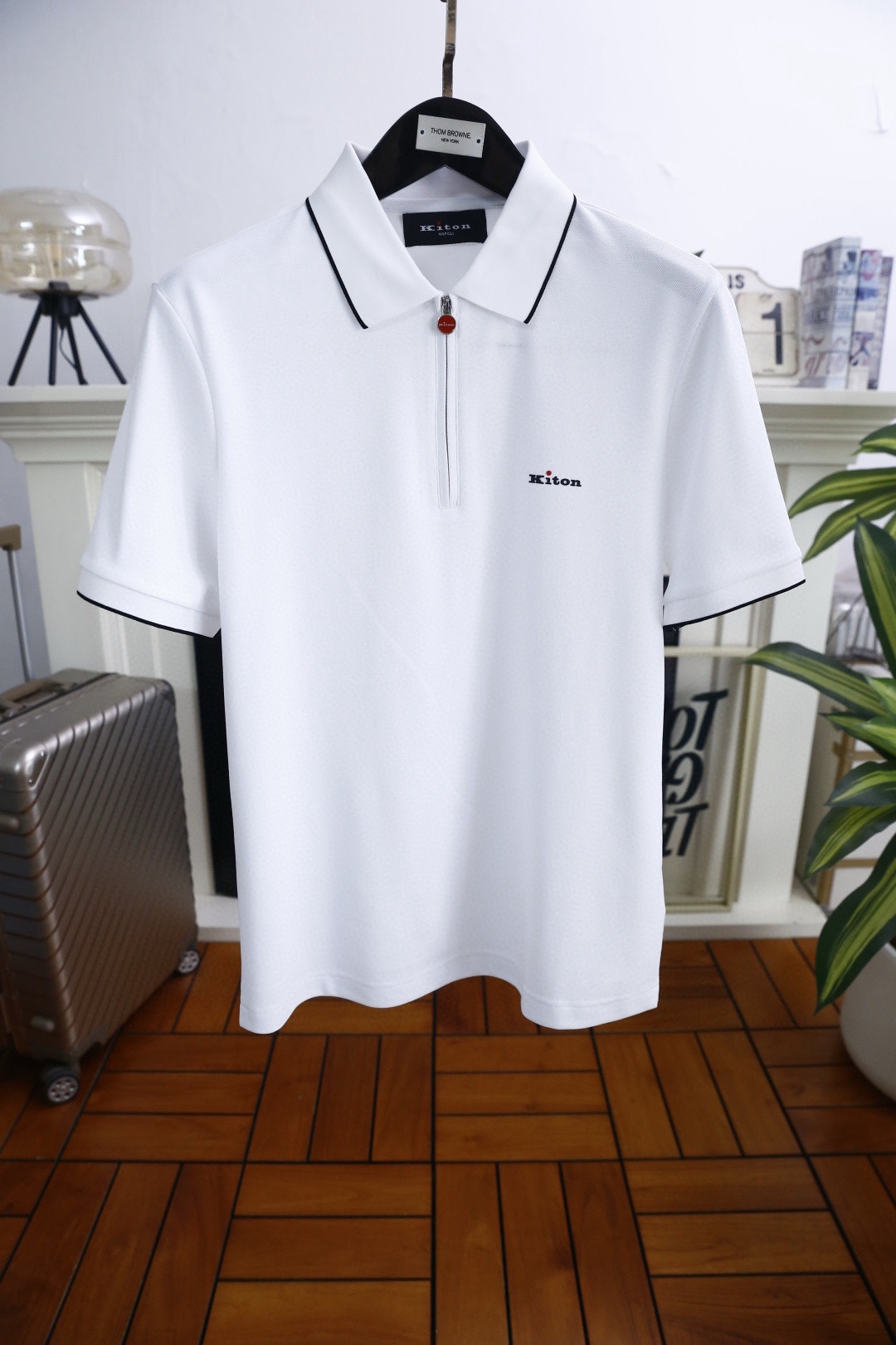 🔥kiton.2026春夏新品！男士经典时尚拉链短袖！时尚单品设计，更加时尚舒适，高标准定制，上身非常有