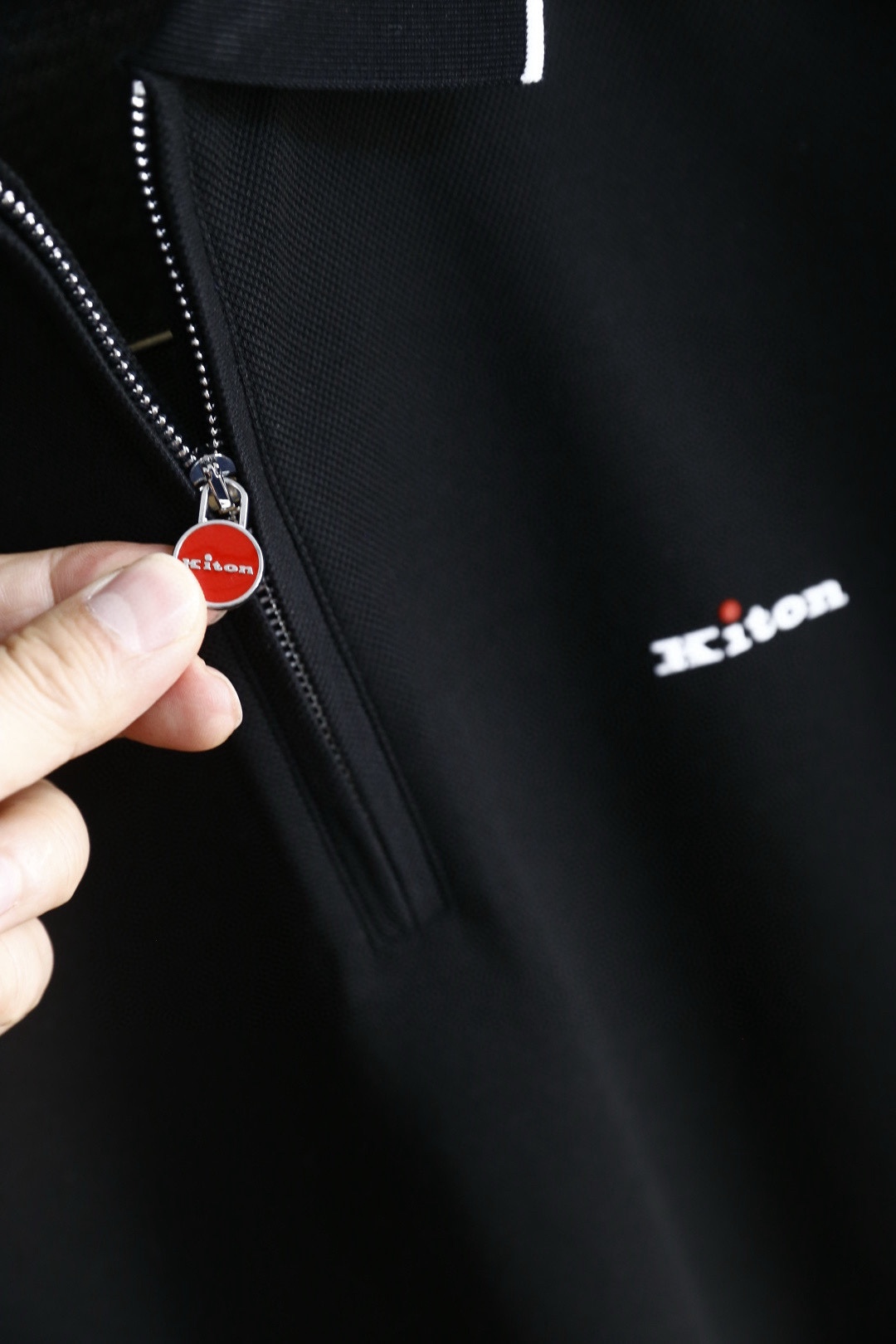 🔥kiton.2026春夏新品！男士经典时尚拉链短袖！时尚单品设计，更加时尚舒适，高标准定制，上身非常有