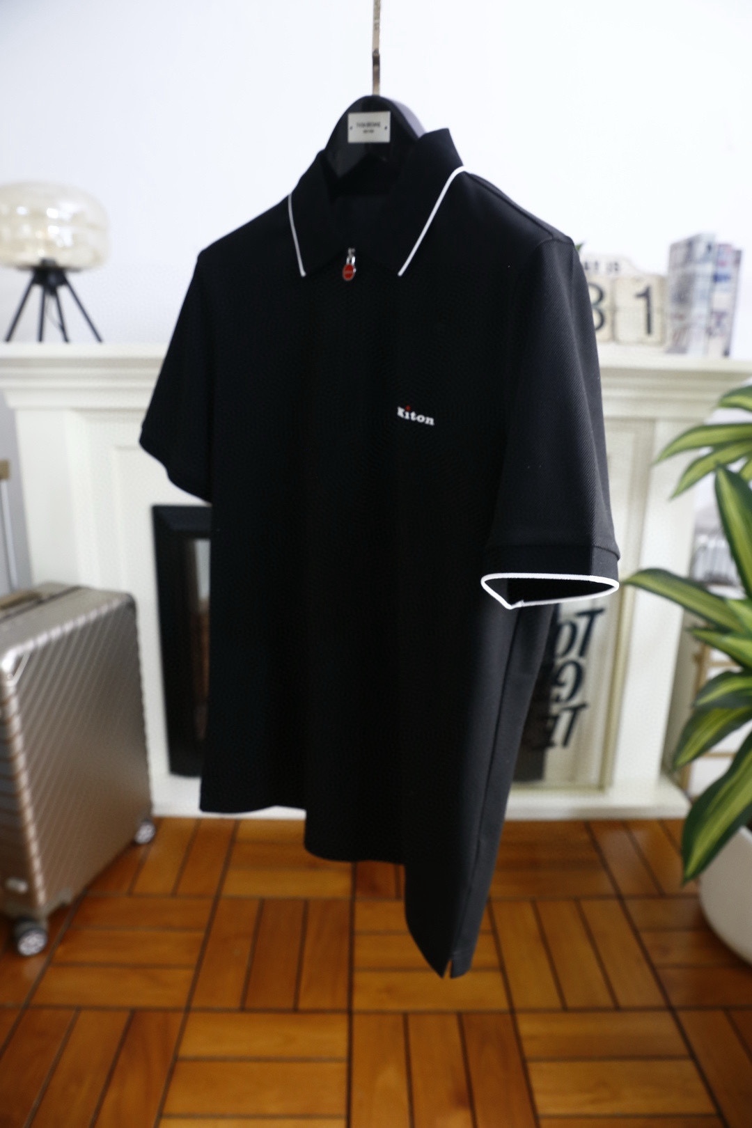 🔥kiton.2026春夏新品！男士经典时尚拉链短袖！时尚单品设计，更加时尚舒适，高标准定制，上身非常有