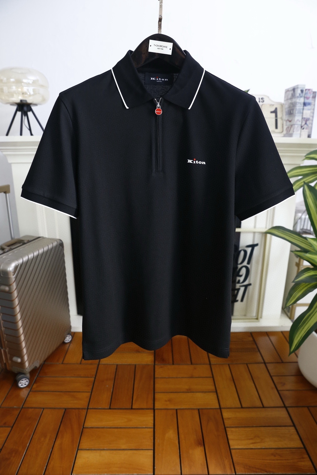 🔥kiton.2026春夏新品！男士经典时尚拉链短袖！时尚单品设计，更加时尚舒适，高标准定制，上身非常有