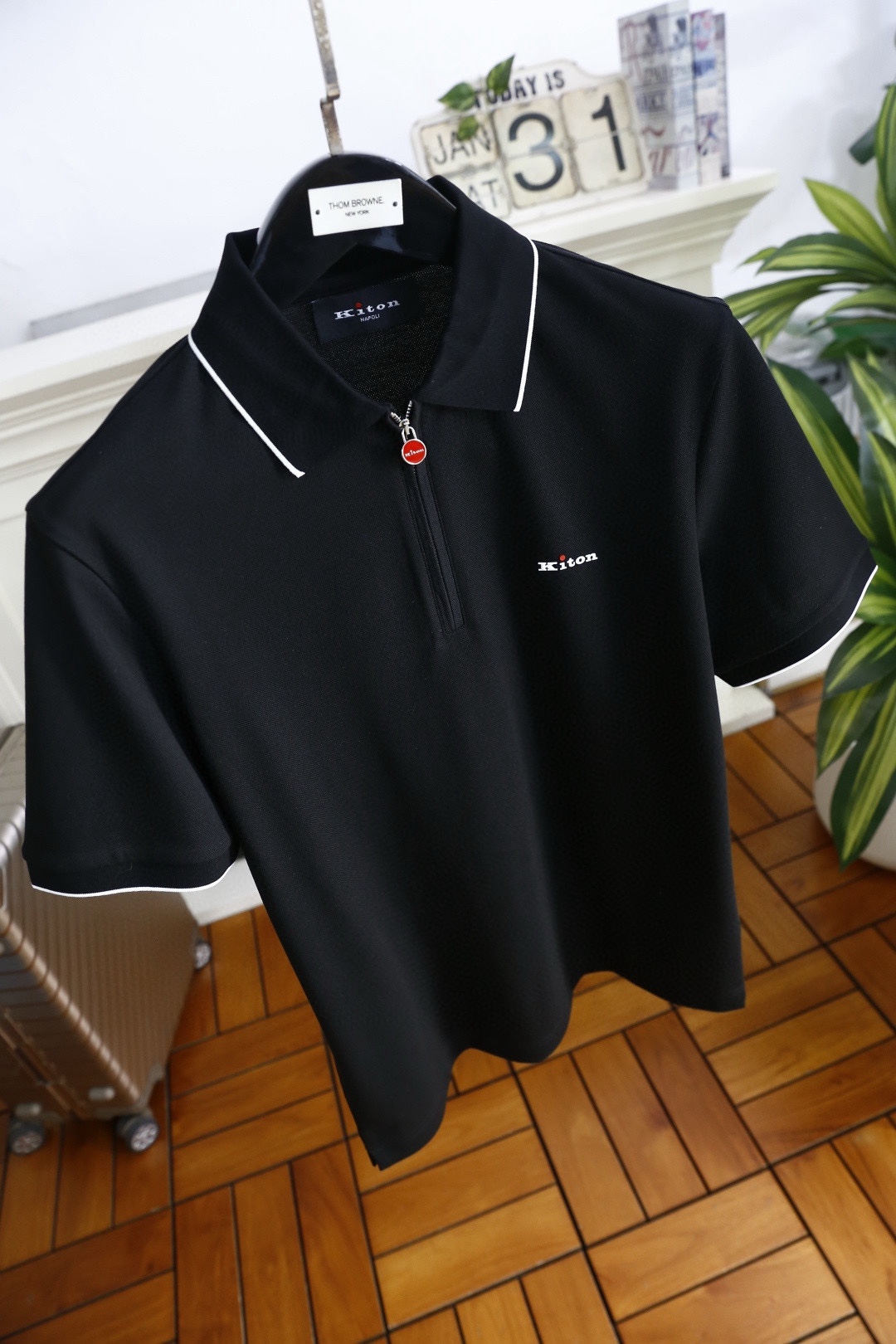 🔥kiton.2026春夏新品！男士经典时尚拉链短袖！时尚单品设计，更加时尚舒适，高标准定制，上身非常有