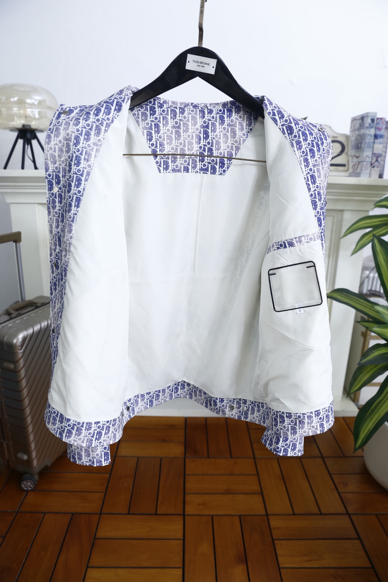 🔥迪奥/Di*r.2026春季新品🆕时尚男士翻领夹克！采用舒适干爽透气面料👍穿着体验，兼具柔软亲肤与挺括