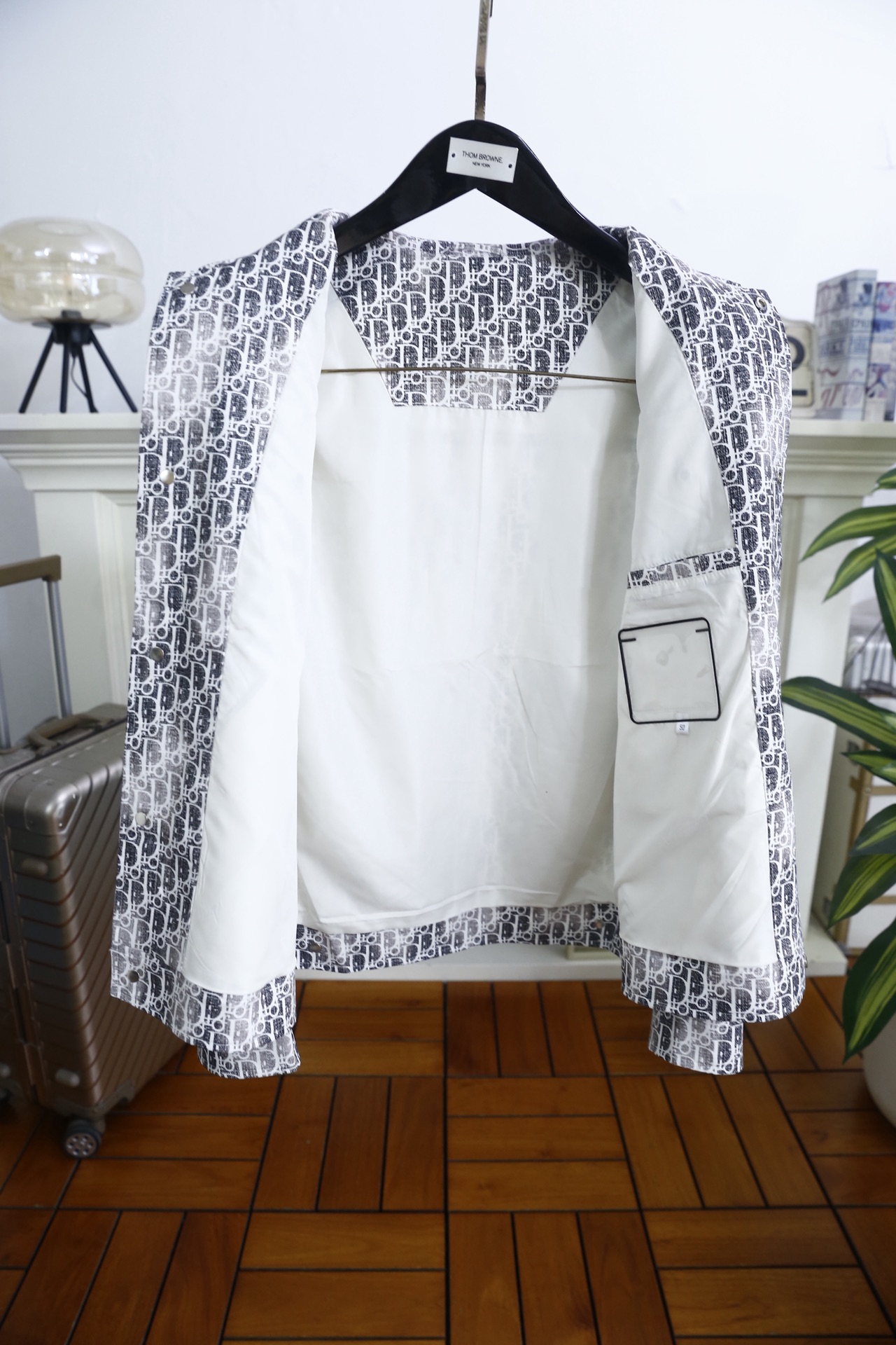 🔥迪奥/Di*r.2026春季新品🆕时尚男士翻领夹克！采用舒适干爽透气面料👍穿着体验，兼具柔软亲肤与挺括