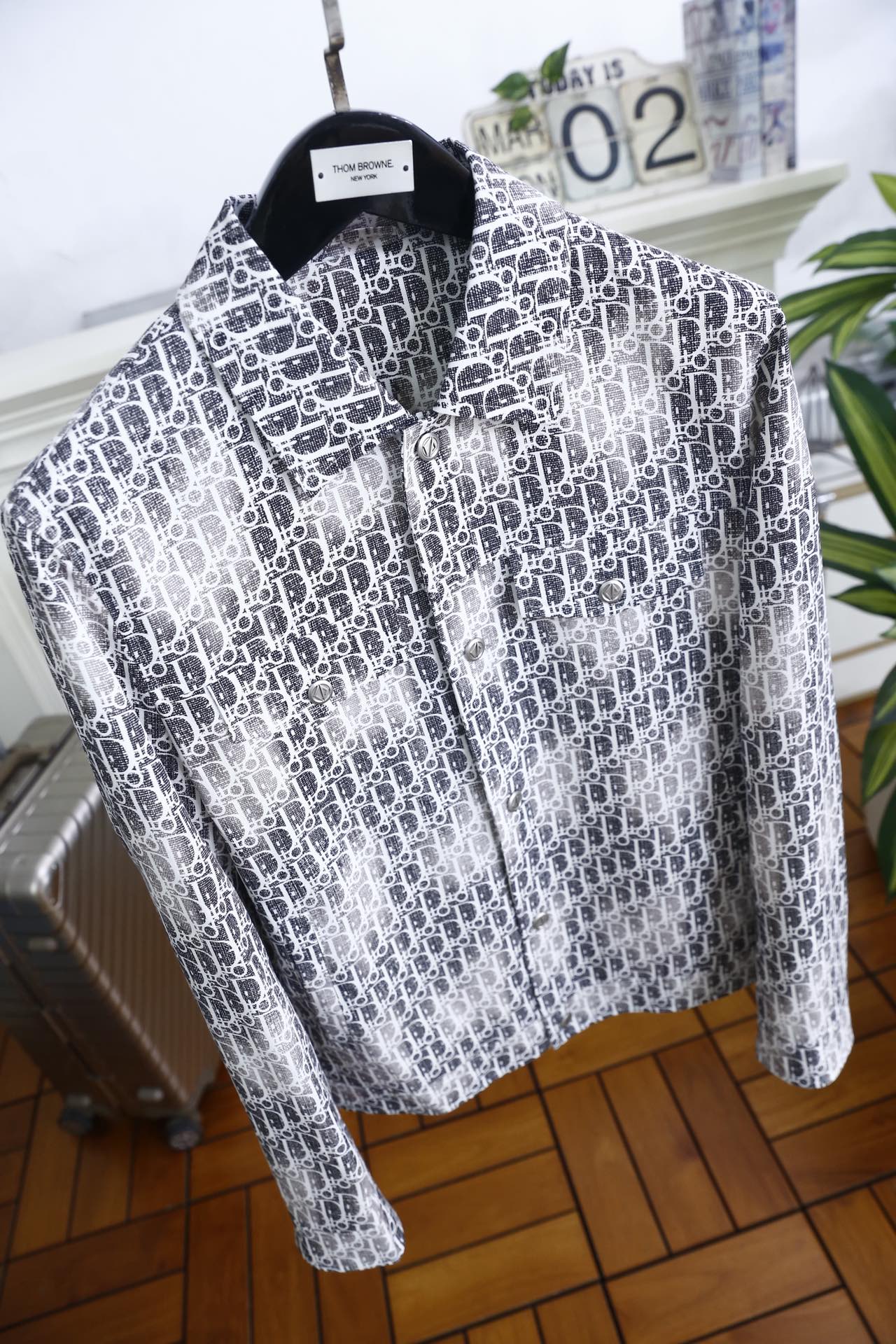 🔥迪奥/Di*r.2026春季新品🆕时尚男士翻领夹克！采用舒适干爽透气面料👍穿着体验，兼具柔软亲肤与挺括