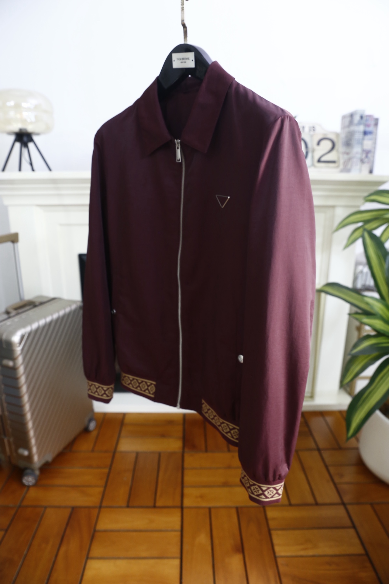 🔥普拉*/Pr*da.2026春季新品！经典翻领男士夹克👍采用舒适透气面料，干爽透气的穿着感，兼具柔软亲