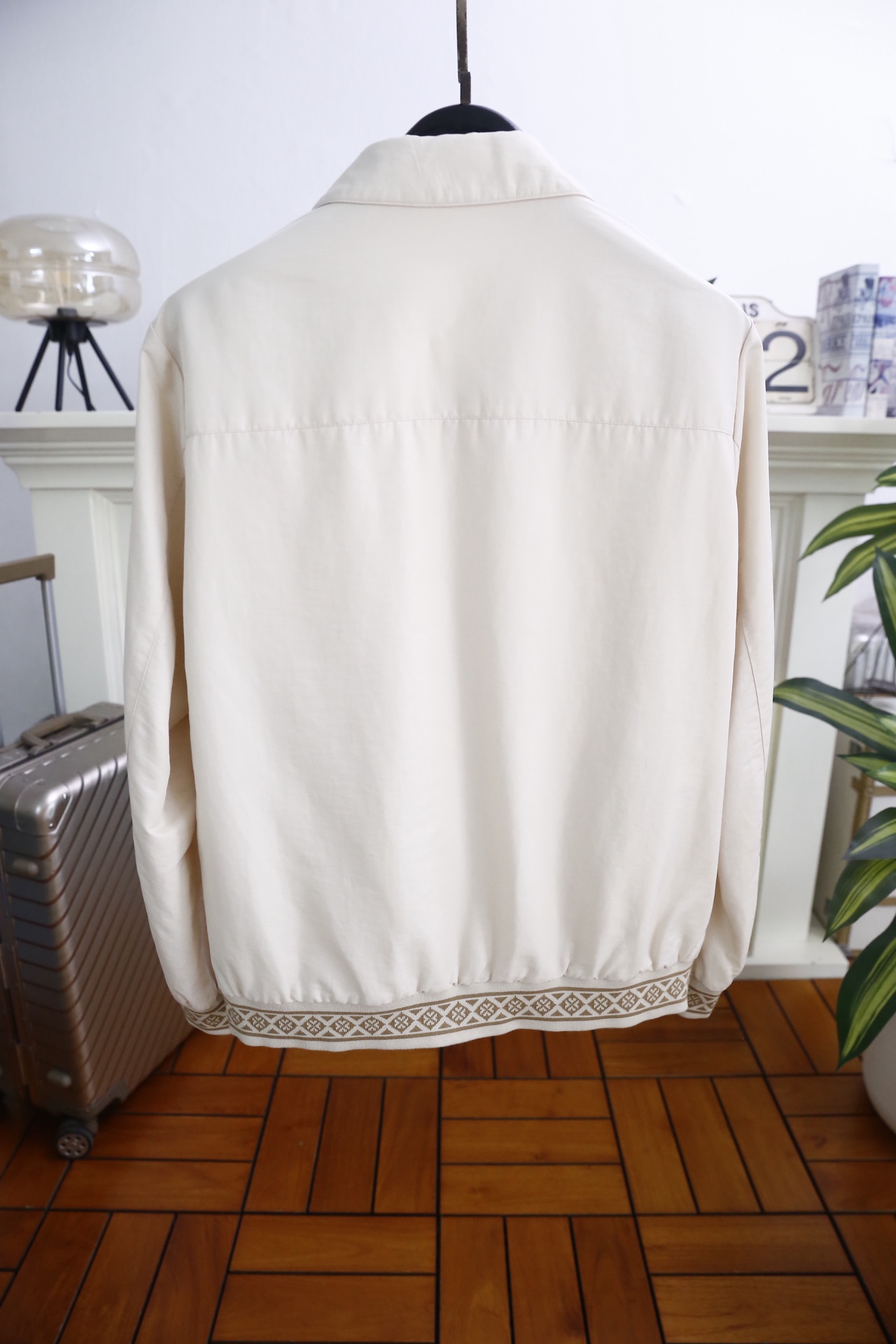 🔥普拉*/Pr*da.2026春季新品！经典翻领男士夹克👍采用舒适透气面料，干爽透气的穿着感，兼具柔软亲