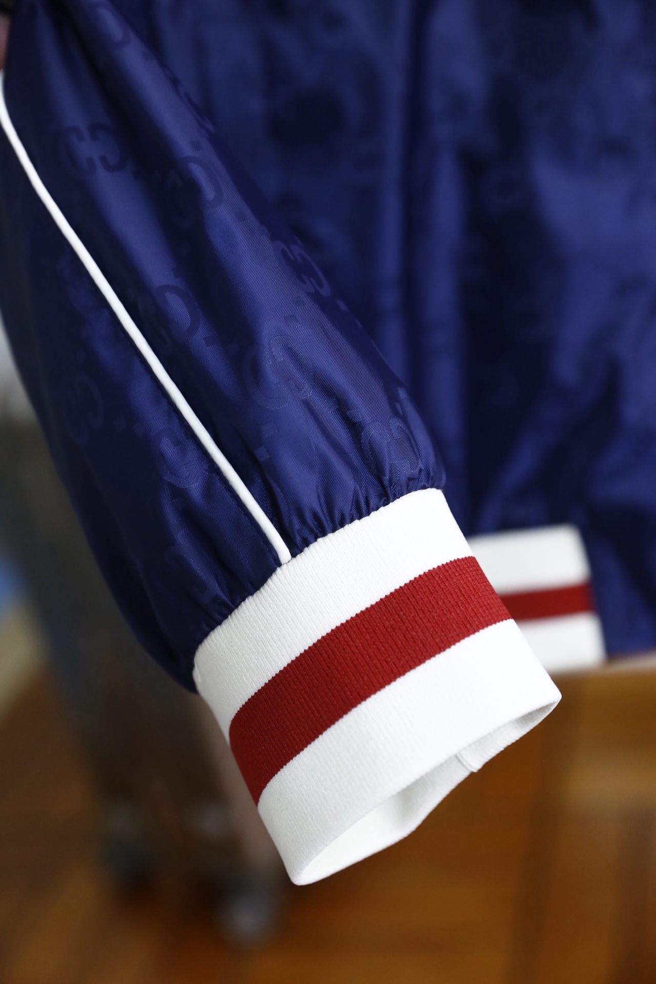 🔥古驰/Gu*ci.2026春季新品🆕时尚潮流百搭立领夹克👍采用舒适透气面料，干爽透气的穿着感，兼具柔软