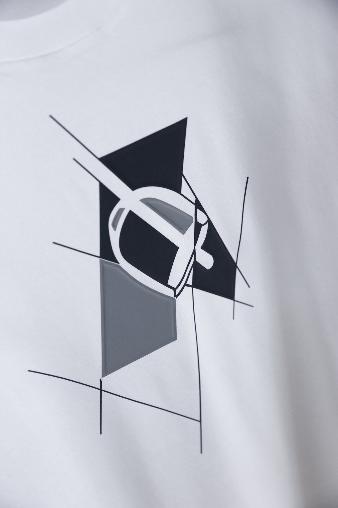 🔥爱马仕.2026春夏新品🆕时尚男士百搭圆领短袖T恤，采用质感顺滑的亲肤面料制作，圆领设计兼具弹性与耐用