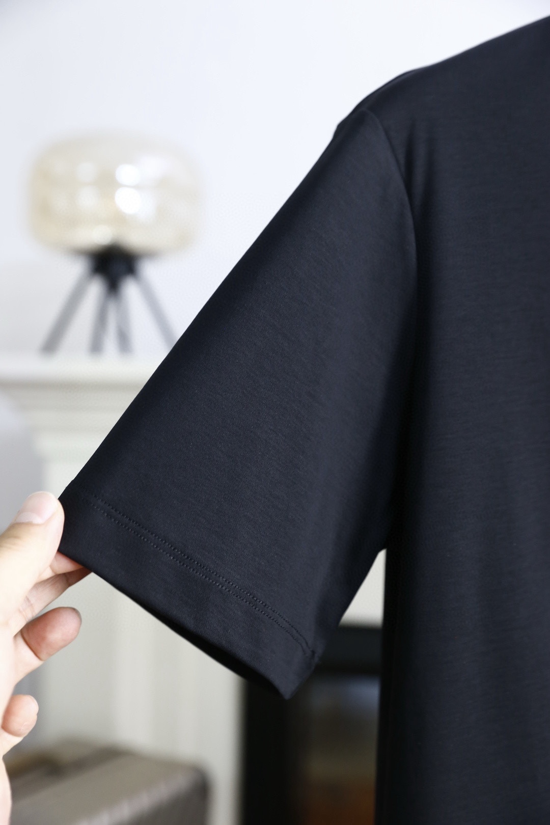 🔥爱马仕.2026春夏新品🆕时尚男士百搭圆领短袖T恤，采用质感顺滑的亲肤面料制作，圆领设计兼具弹性与耐用