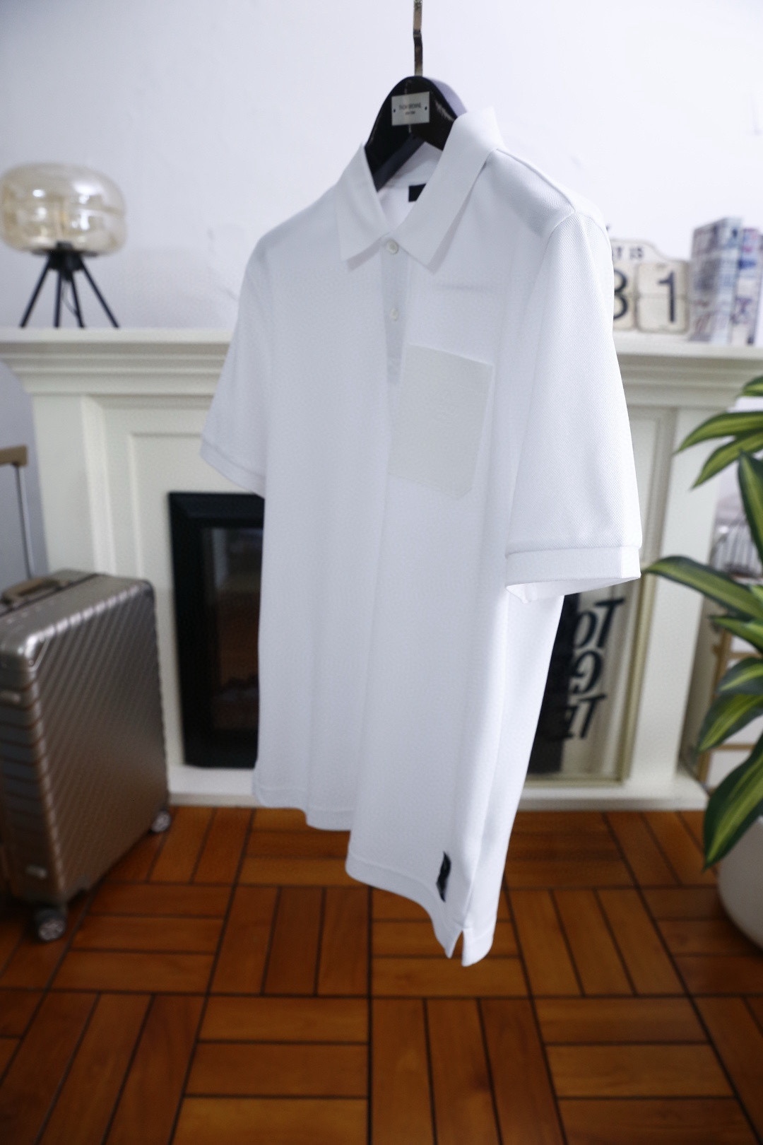 🔥芬迪.2026春夏新品🆕经典时尚翻领Polo短袖👍🏻时尚单品设计，更加时尚舒适，高标准定制，上身非常有