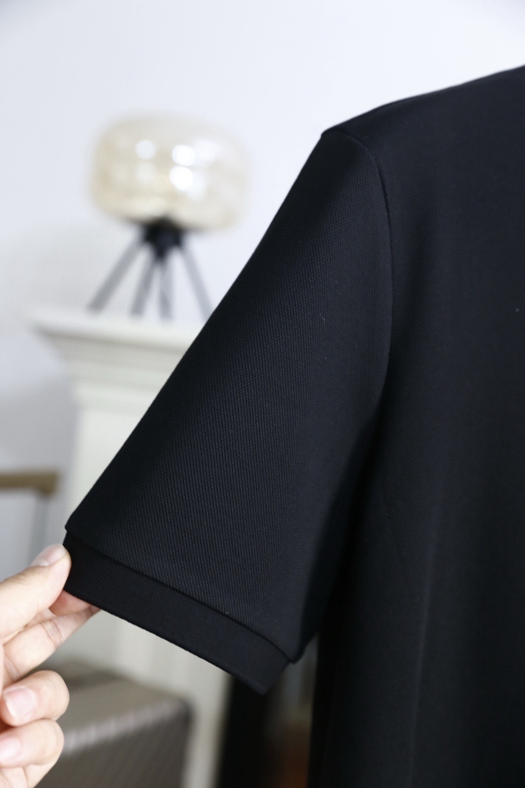 🔥芬迪.2026春夏新品🆕经典时尚翻领Polo短袖👍🏻时尚单品设计，更加时尚舒适，高标准定制，上身非常有