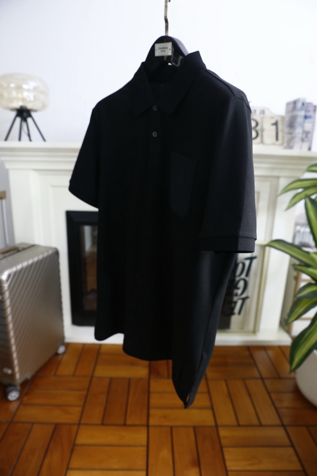 🔥芬迪.2026春夏新品🆕经典时尚翻领Polo短袖👍🏻时尚单品设计，更加时尚舒适，高标准定制，上身非常有