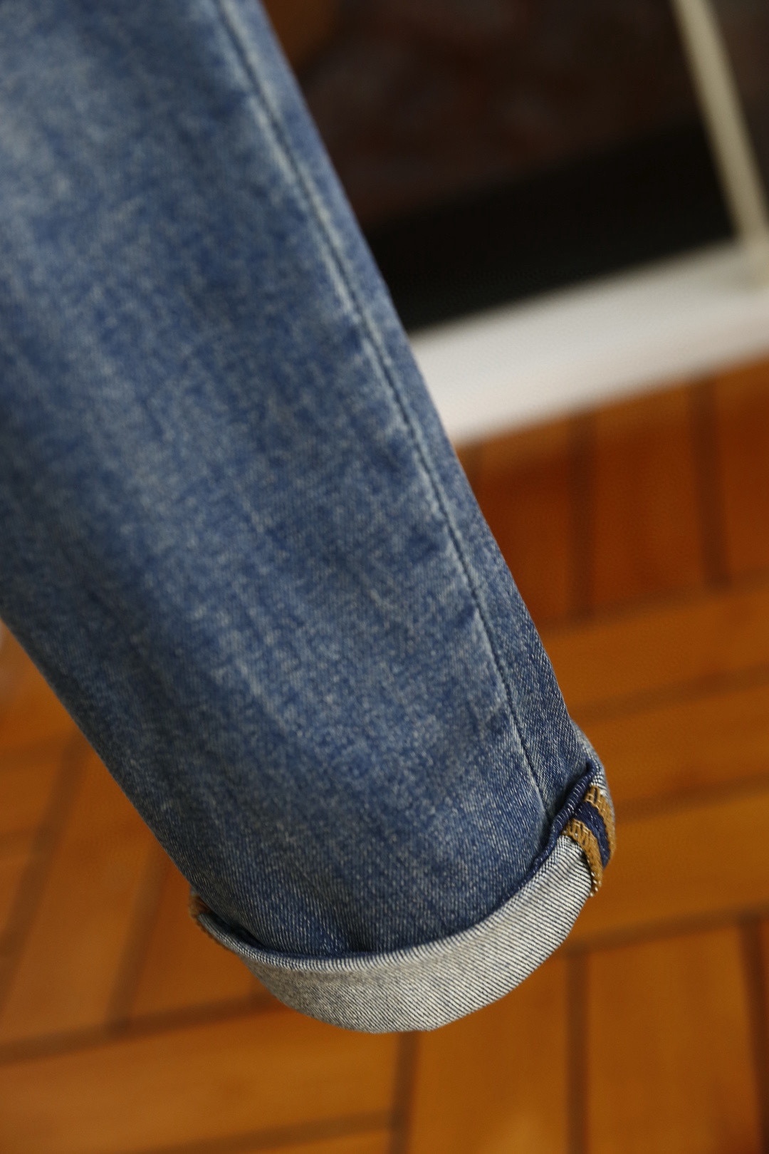 🔥普拉达.26春夏新品！时尚男士百搭休闲裤👖采用客供水洗弹力牛仔布面料！奢华经典品牌三角标Logo标志彰