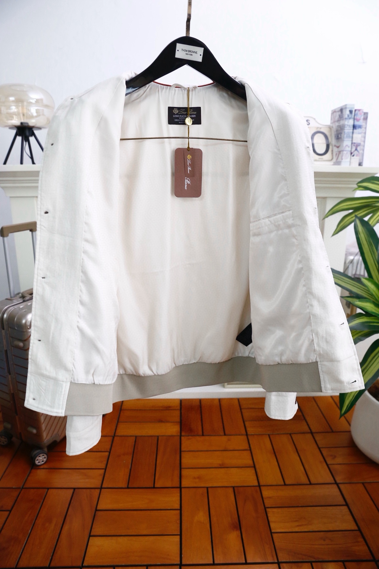 🔥Loro piana.2026早春新品！时尚男士原单翻领夹克，采用兼具挺括感与透气性的面料打造，简约利