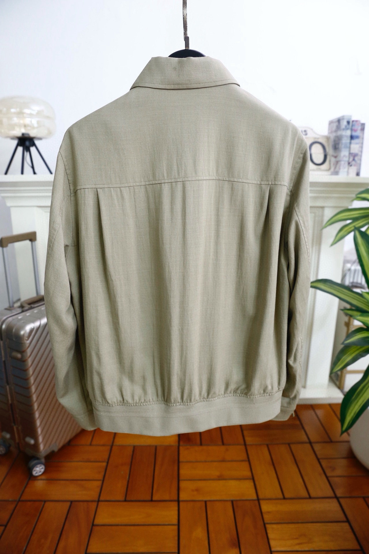 🔥Loro piana.2026早春新品！时尚男士原单翻领夹克，采用兼具挺括感与透气性的面料打造，简约利