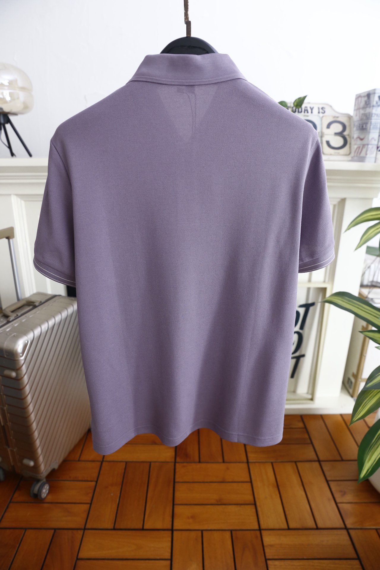 🔥迪奥.26夏季新品！时尚男士百搭Polo衫以经典翻领设计塑造利落版型，门襟两粒扣开合兼顾美观与实用性，