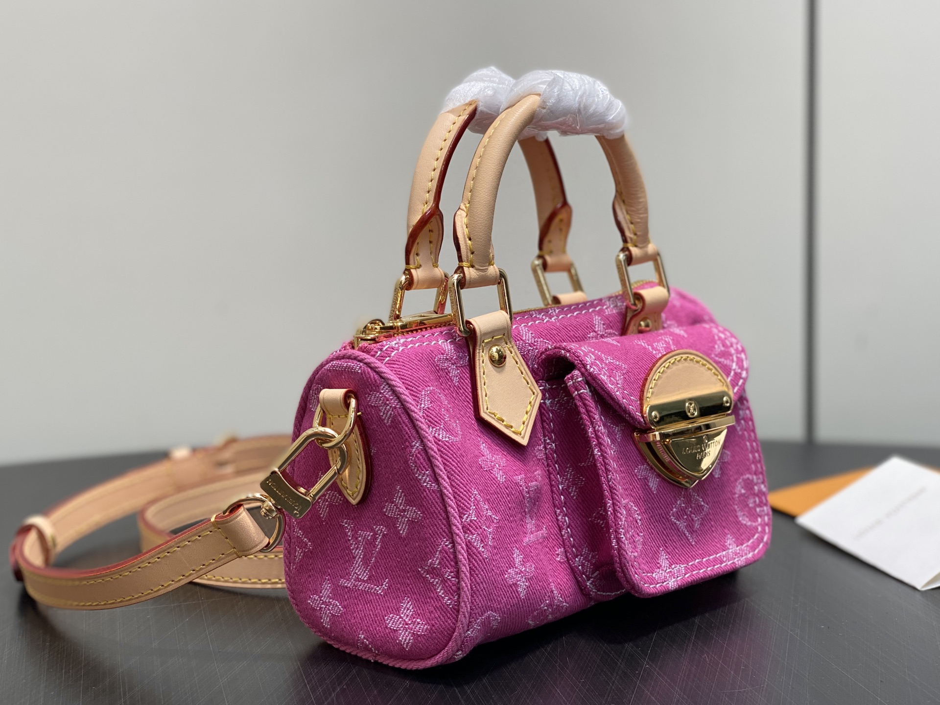 Alternative view of Louis Vuitton Handbag 10606